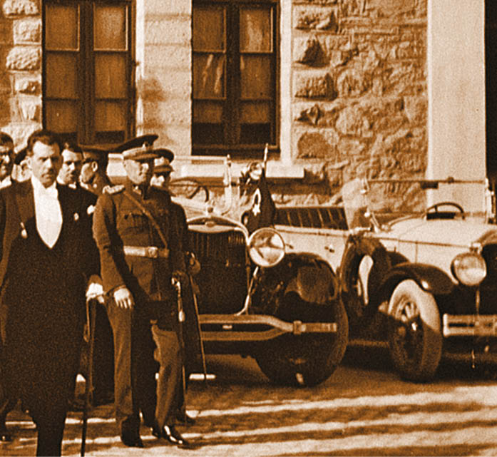 Mustafa Kemal Atatürk Fotoğraf ve Objeler