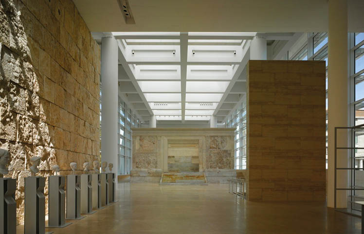 Italien, Rom, Ara Pacis, Fertigstellung 2006, Architekt: Richard Meier   (c)Roland Halbe; Veroeffentlichung nur gegen Honorar, Urhebervermerk und Beleg   Copyrightpermission required for reproduction, Photocredit: Roland Halbe 