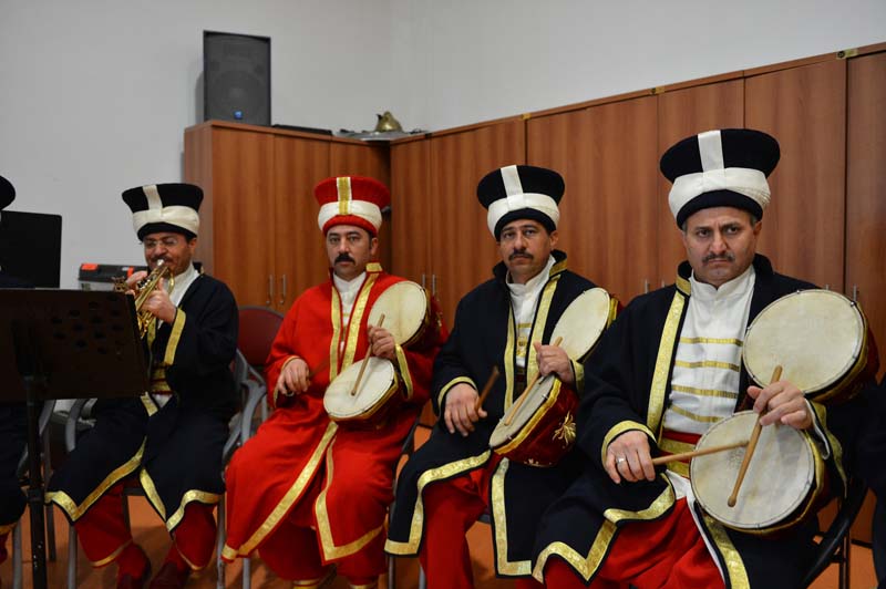 BÜYÜKŞEHİR'İN MEHTERLERİ, GÖNÜLLERİ FETHEDİYOR