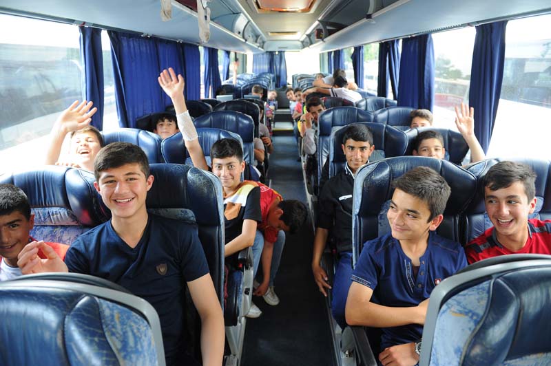 BAŞARILI ÖĞRENCİLERE TATİL, BÜYÜKŞEHİR’DEN