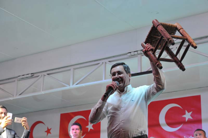KIZILAY DEMOKRASİ MEYDANI’NDA 15. GÜN