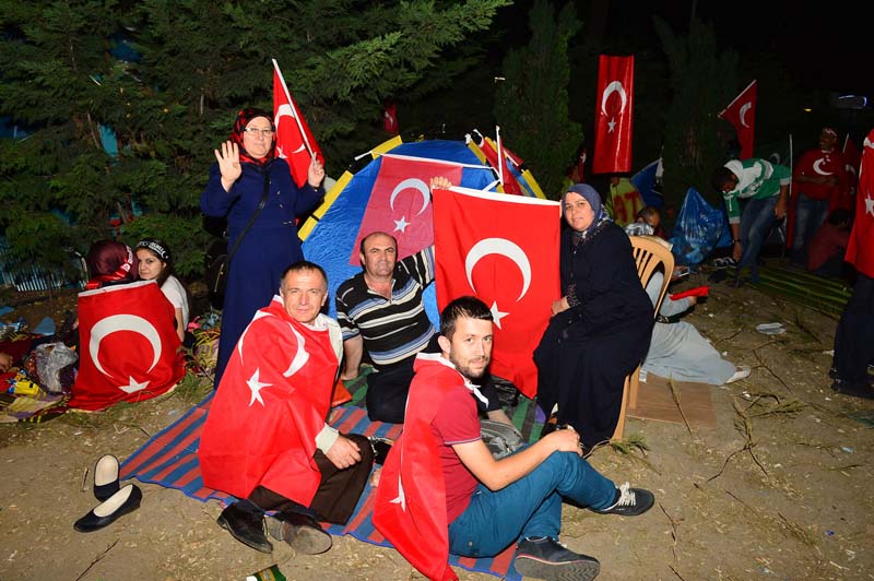 DEMOKRASİ NÖBETİ 7. GÜNÜNDE