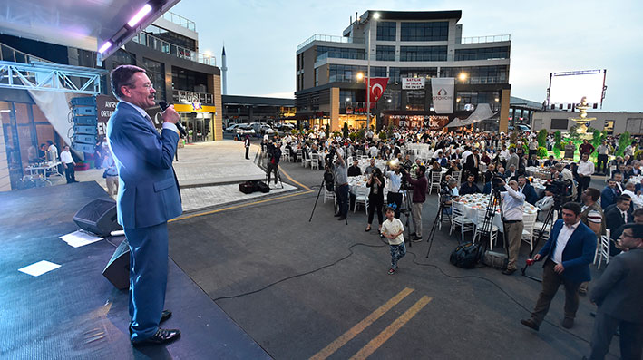 BAŞKAN GÖKÇEK, OTONOMİ ESNAFININ İFTARINA KATILDI