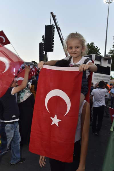 DEMOKRASİ NÖBETİ 7. GÜNÜNDE