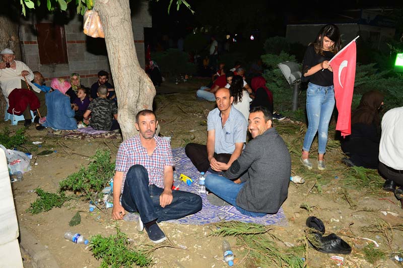 DEMOKRASİ NÖBETİ 7. GÜNÜNDE