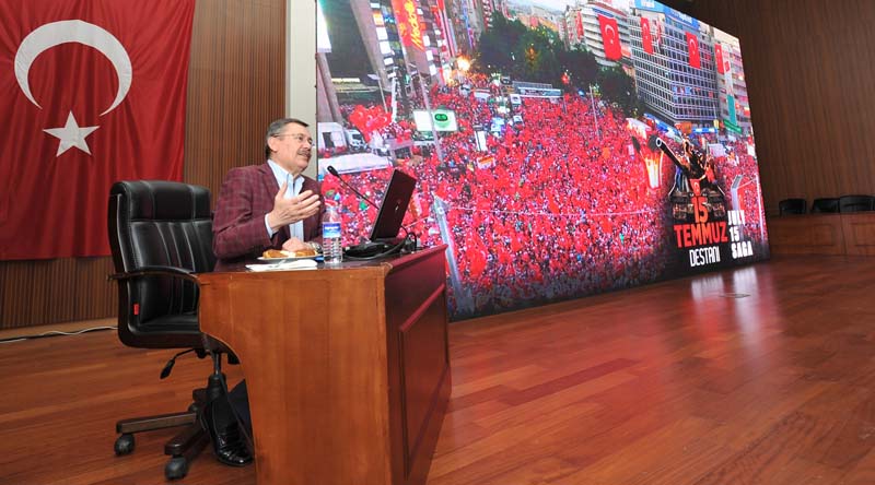 BAŞKAN GÖKÇEK’TEN, MECLİS ÜYELERİNE 15 TEMMUZ SUNUMU