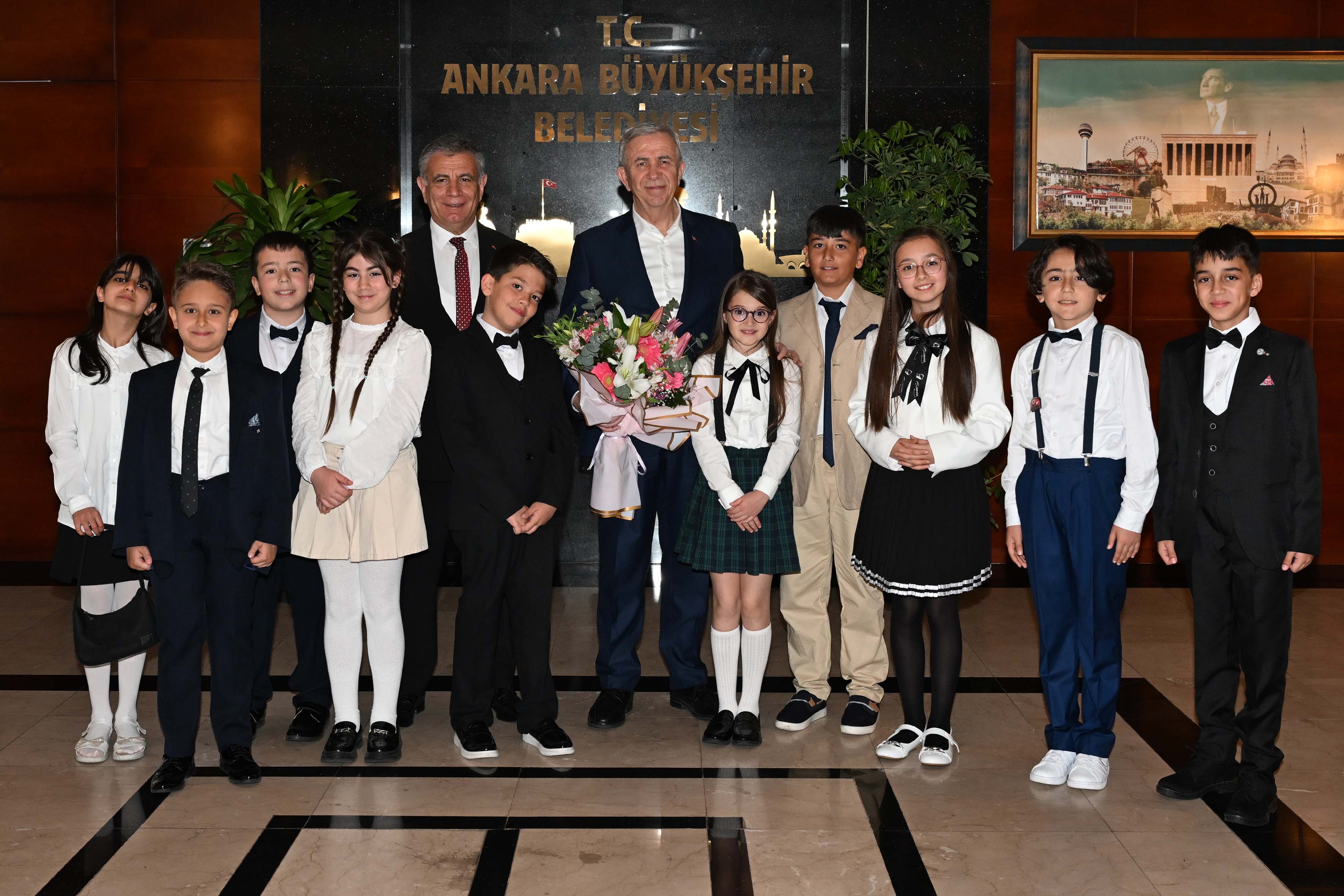 23 NİSAN’DA MANSUR YAVAŞ’IN KOLTUĞUNA ÇOCUK BAŞKANLAR OTURDU