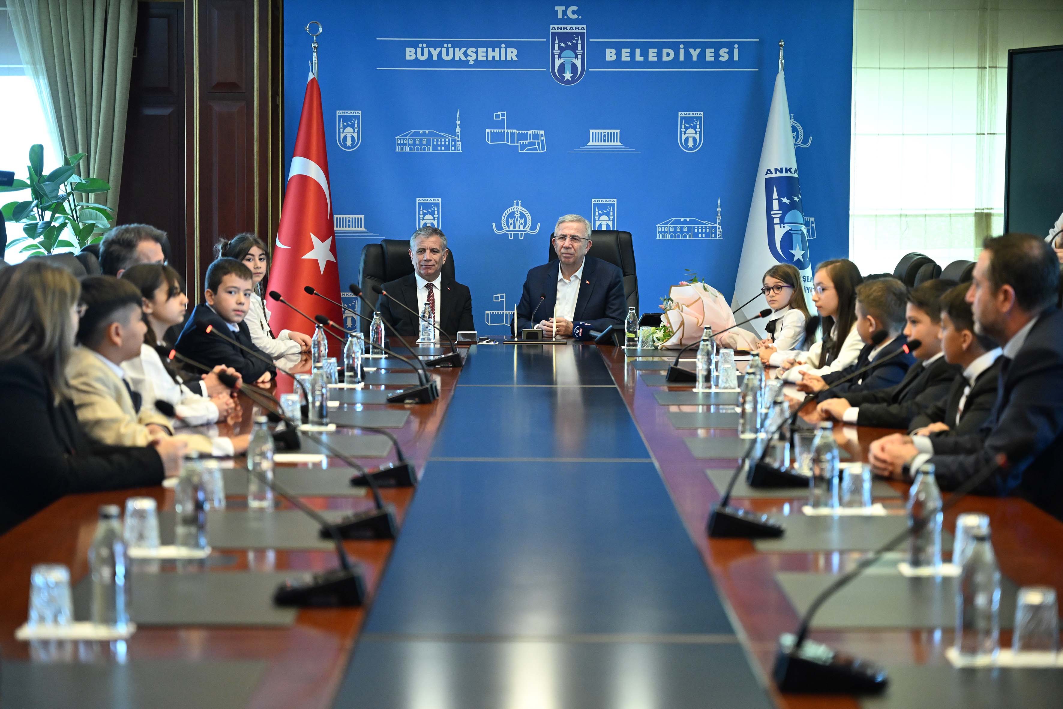 23 NİSAN’DA MANSUR YAVAŞ’IN KOLTUĞUNA ÇOCUK BAŞKANLAR OTURDU