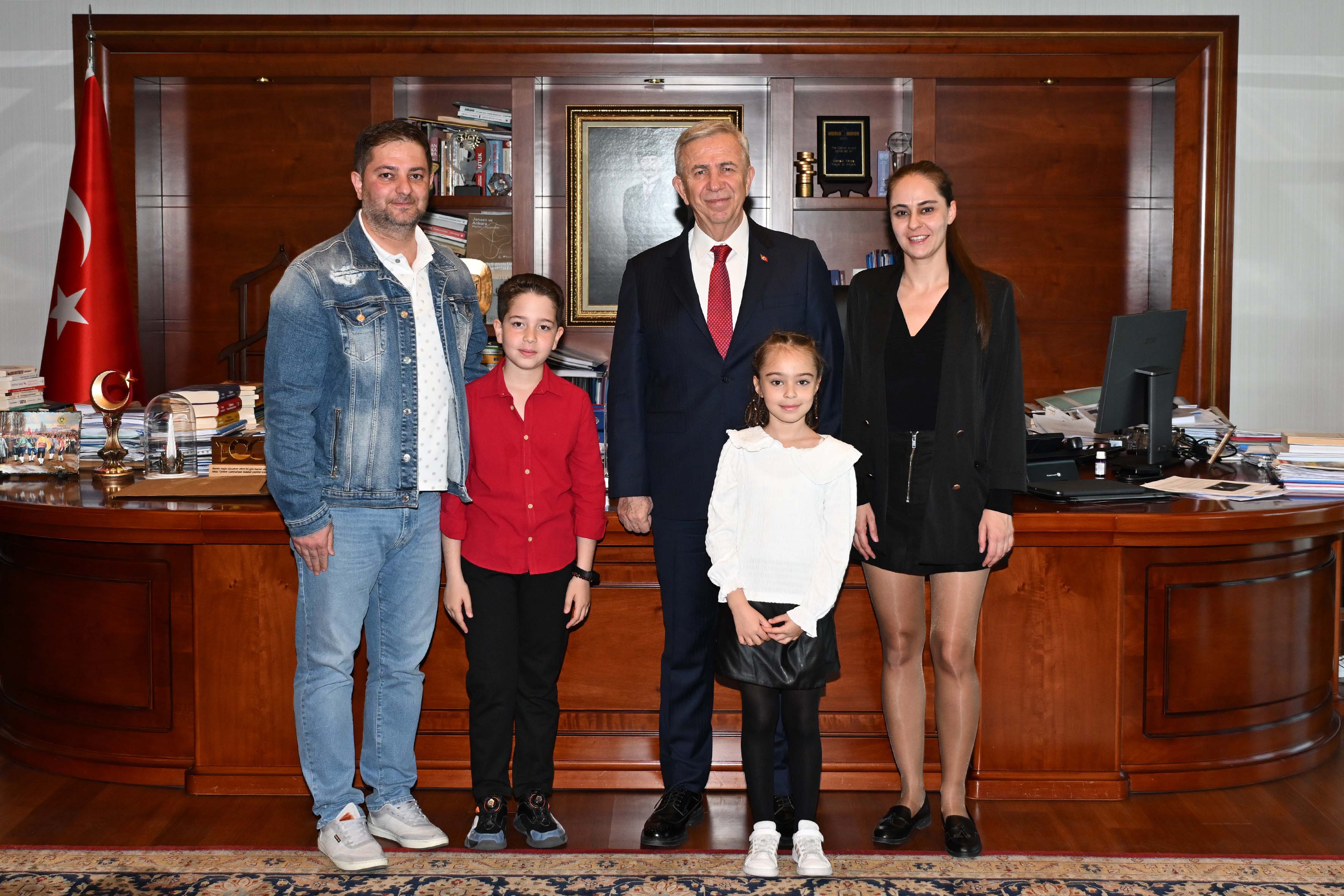 23 NİSAN’DA MANSUR YAVAŞ’IN KOLTUĞUNA ÇOCUK BAŞKANLAR OTURDU