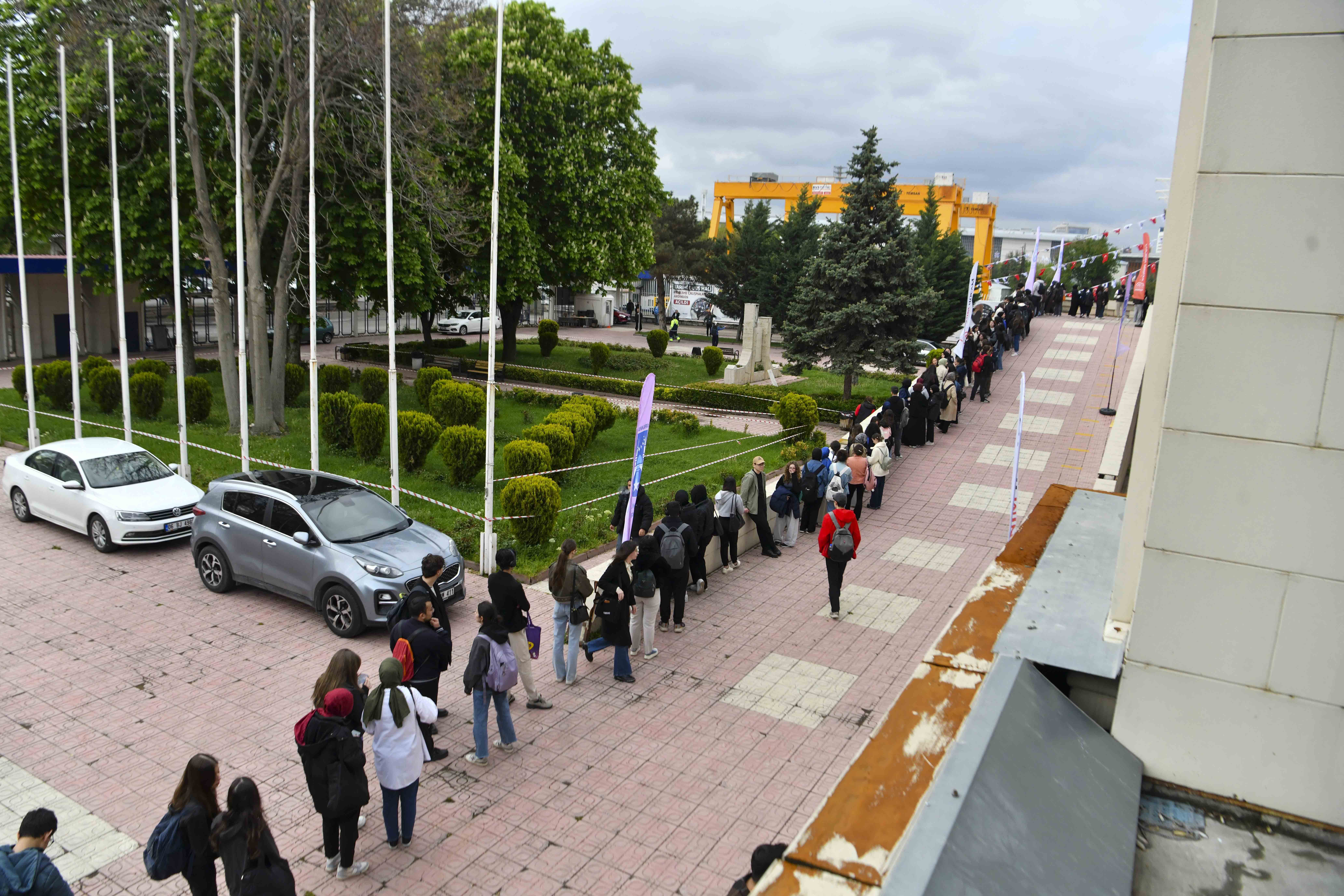 ABB’NİN ÜCRETSİZ TYT TEKRAR KAMPI BAŞLADI