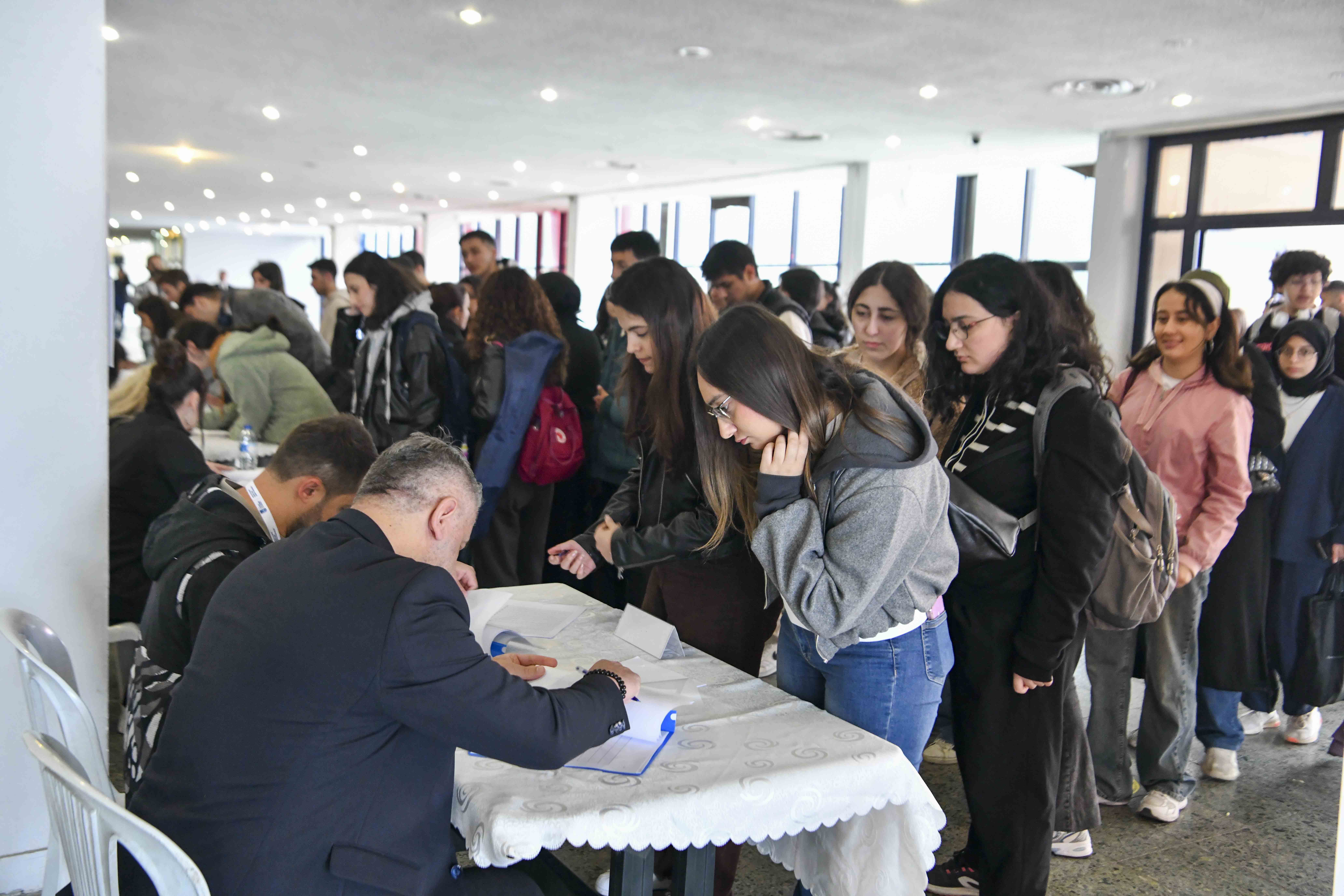 ABB’NİN ÜCRETSİZ TYT TEKRAR KAMPI BAŞLADI