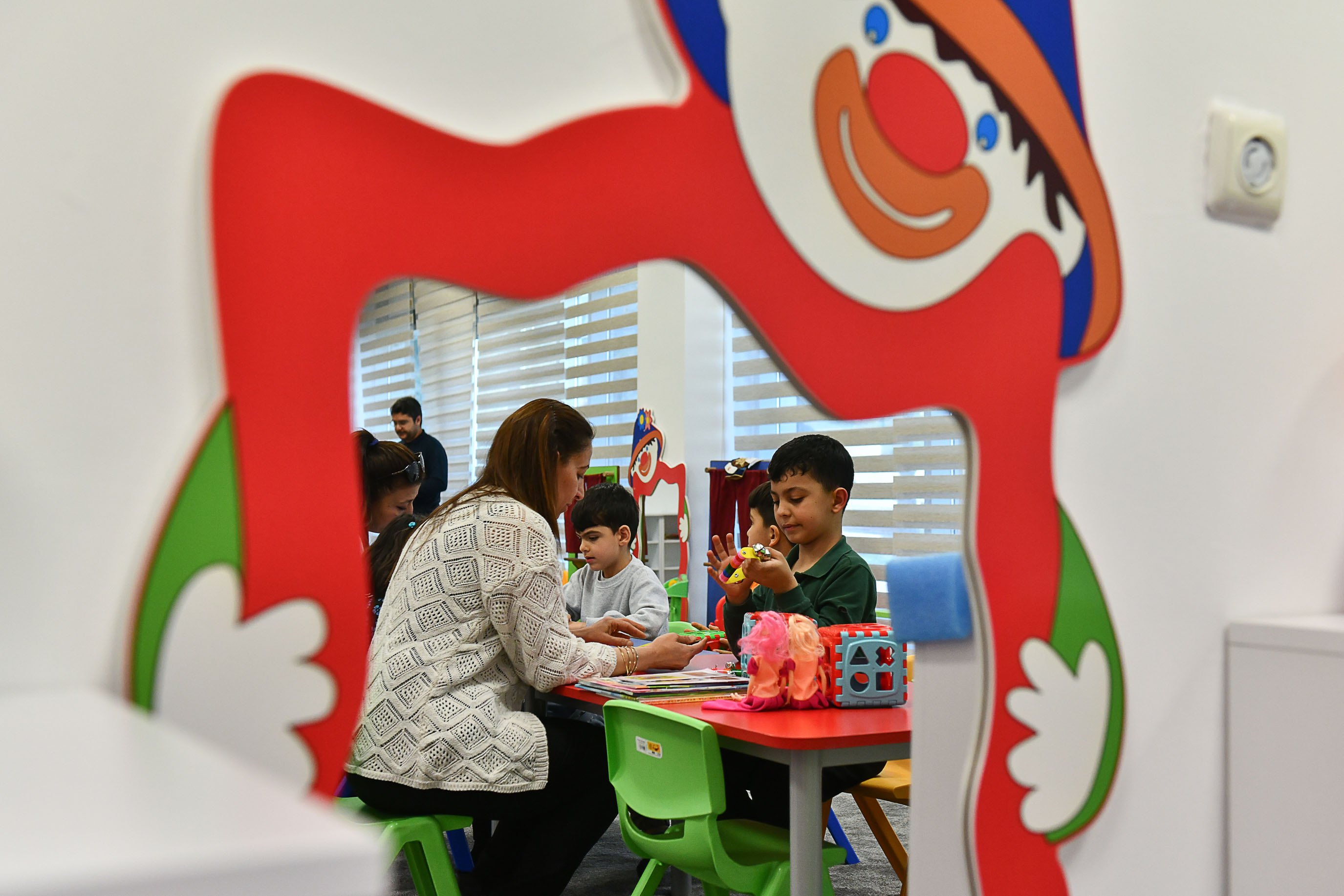 ABB, MOLA EVLERİ İLE ÇOCUKLARIN HAYATINA NEFES OLUYOR ÖZEL GEREKSİNİMLİ ÇOCUKLAR VE AİLELERİ İÇİN ‘MOLA’ ZAMANI