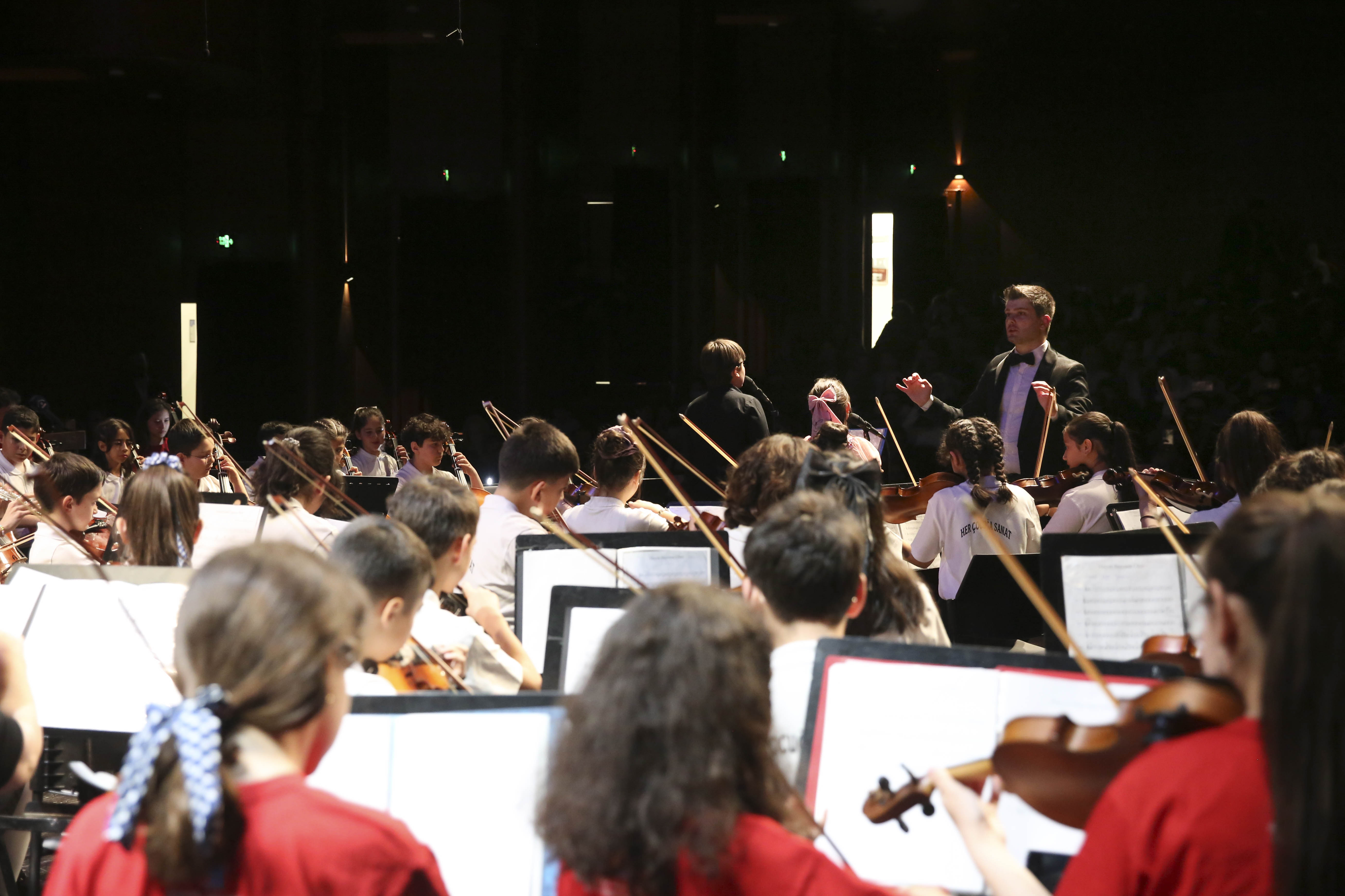 ABB’NİN “HER ÇOCUĞA SANAT PROJESİ”NDE ORKESTRA KONSERİ HER ÇOCUĞA SANAT ORKESTRASININ KONSERİNE BAŞKENTLİLERDEN YOĞUN İLGİ