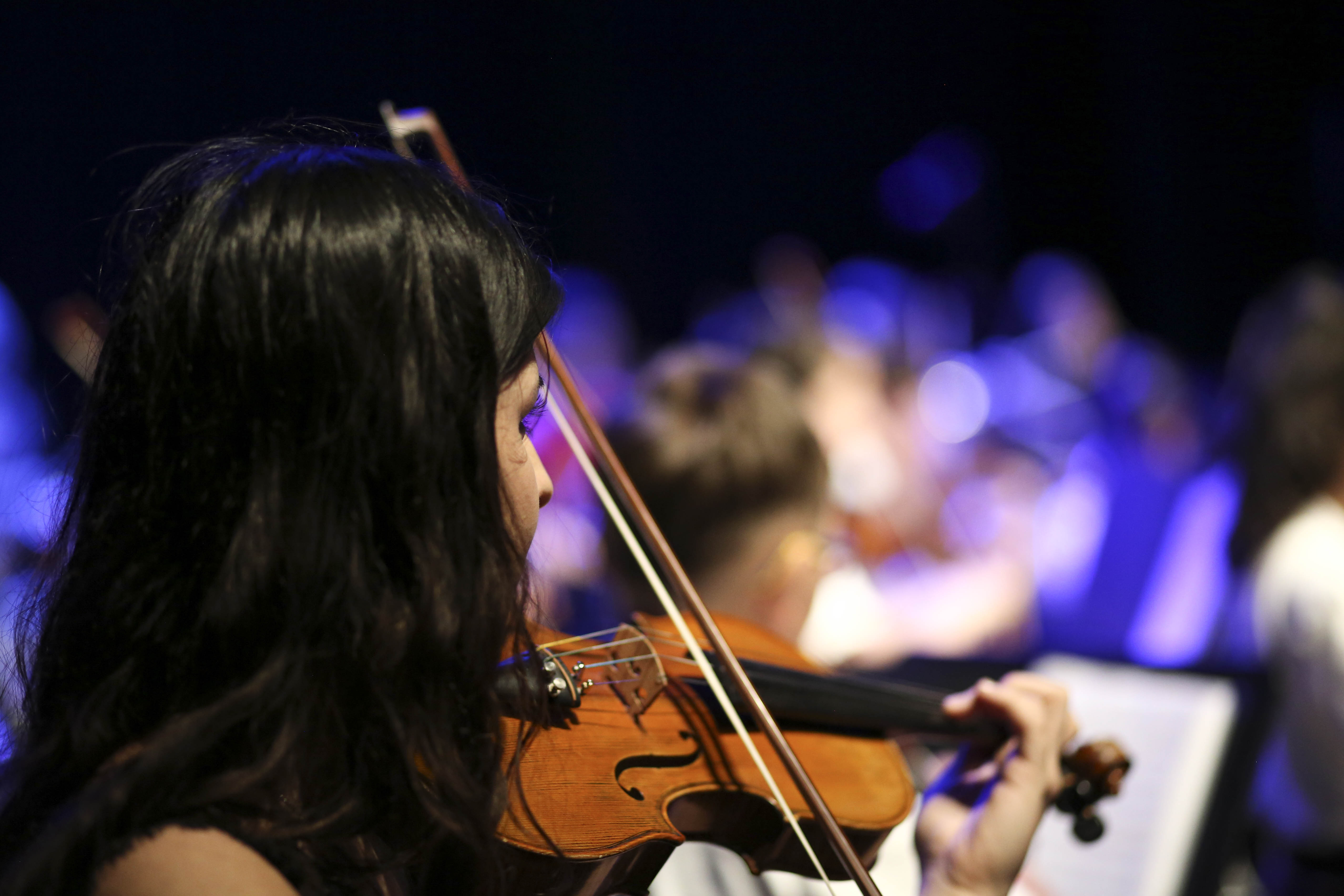 ABB’NİN “HER ÇOCUĞA SANAT PROJESİ”NDE ORKESTRA KONSERİ HER ÇOCUĞA SANAT ORKESTRASININ KONSERİNE BAŞKENTLİLERDEN YOĞUN İLGİ