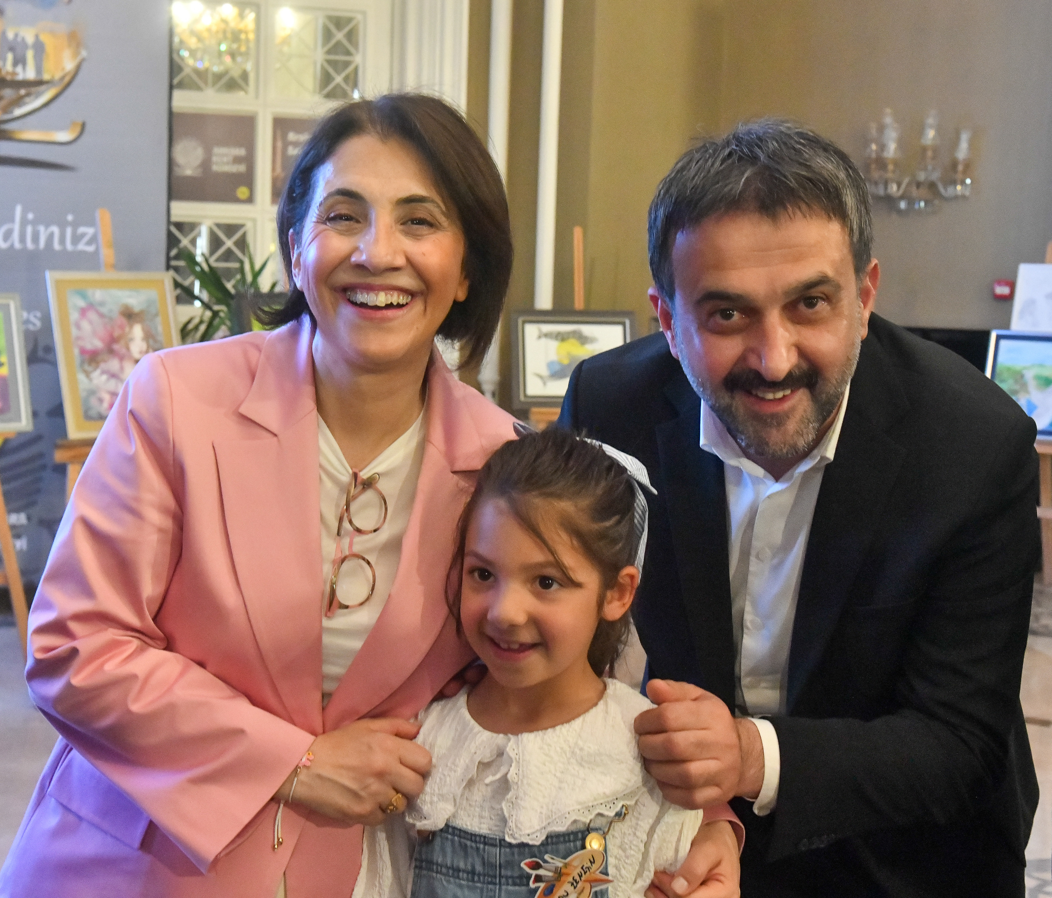 MİNİK ELLERDEN ÇIKAN ESERLER, AKK’DE BAŞKENTLİ SANATSEVERLERLE BULUŞTU
