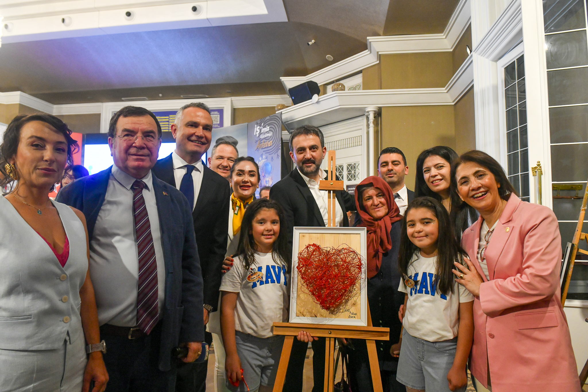 MİNİK ELLERDEN ÇIKAN ESERLER, AKK’DE BAŞKENTLİ SANATSEVERLERLE BULUŞTU