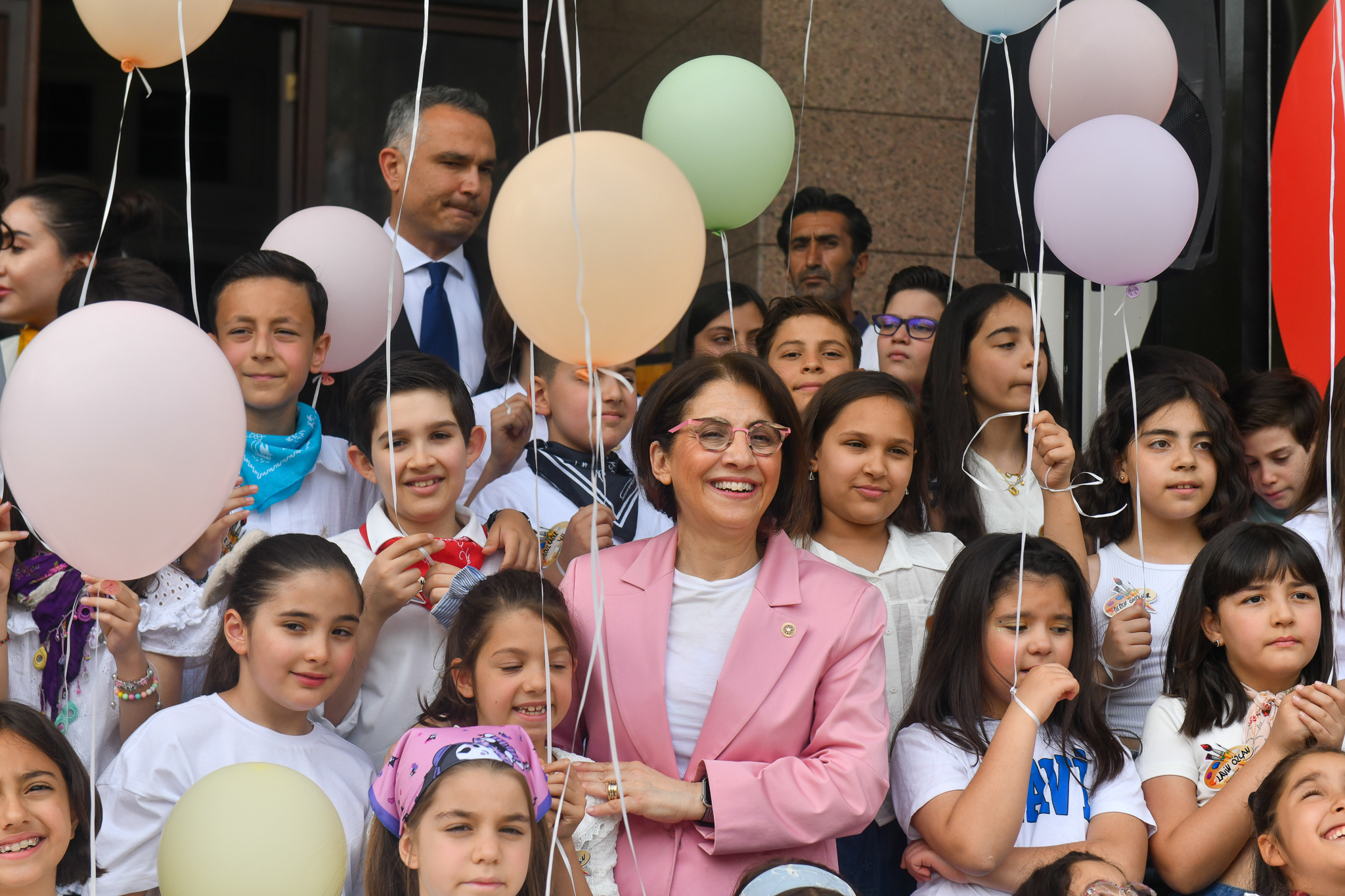 MİNİK ELLERDEN ÇIKAN ESERLER, AKK’DE BAŞKENTLİ SANATSEVERLERLE BULUŞTU