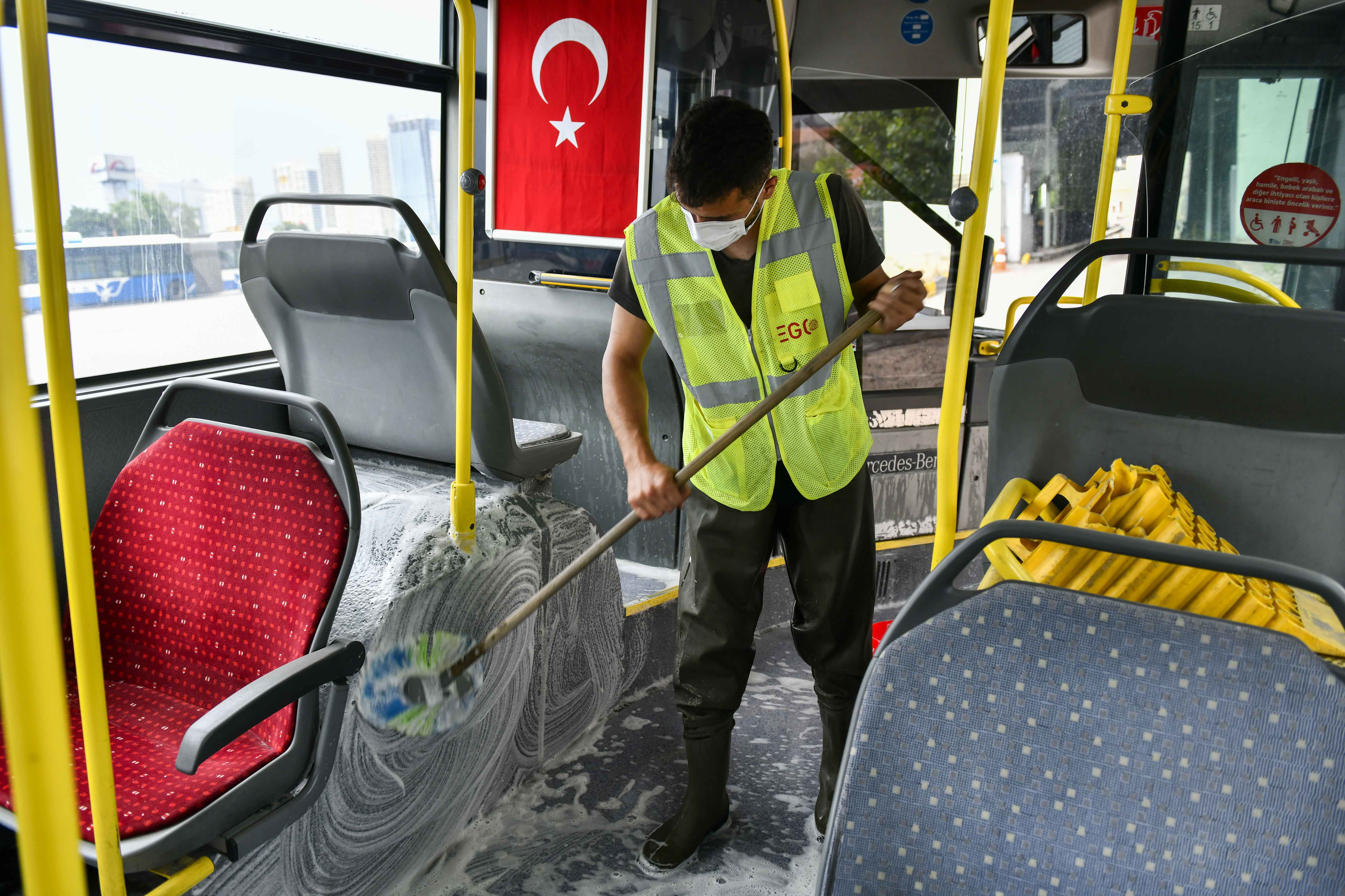 EGO OTOBÜSLERİNİN TEMİZLİĞİ VE GÜVENLİĞİ KONTROL ALTINDA   