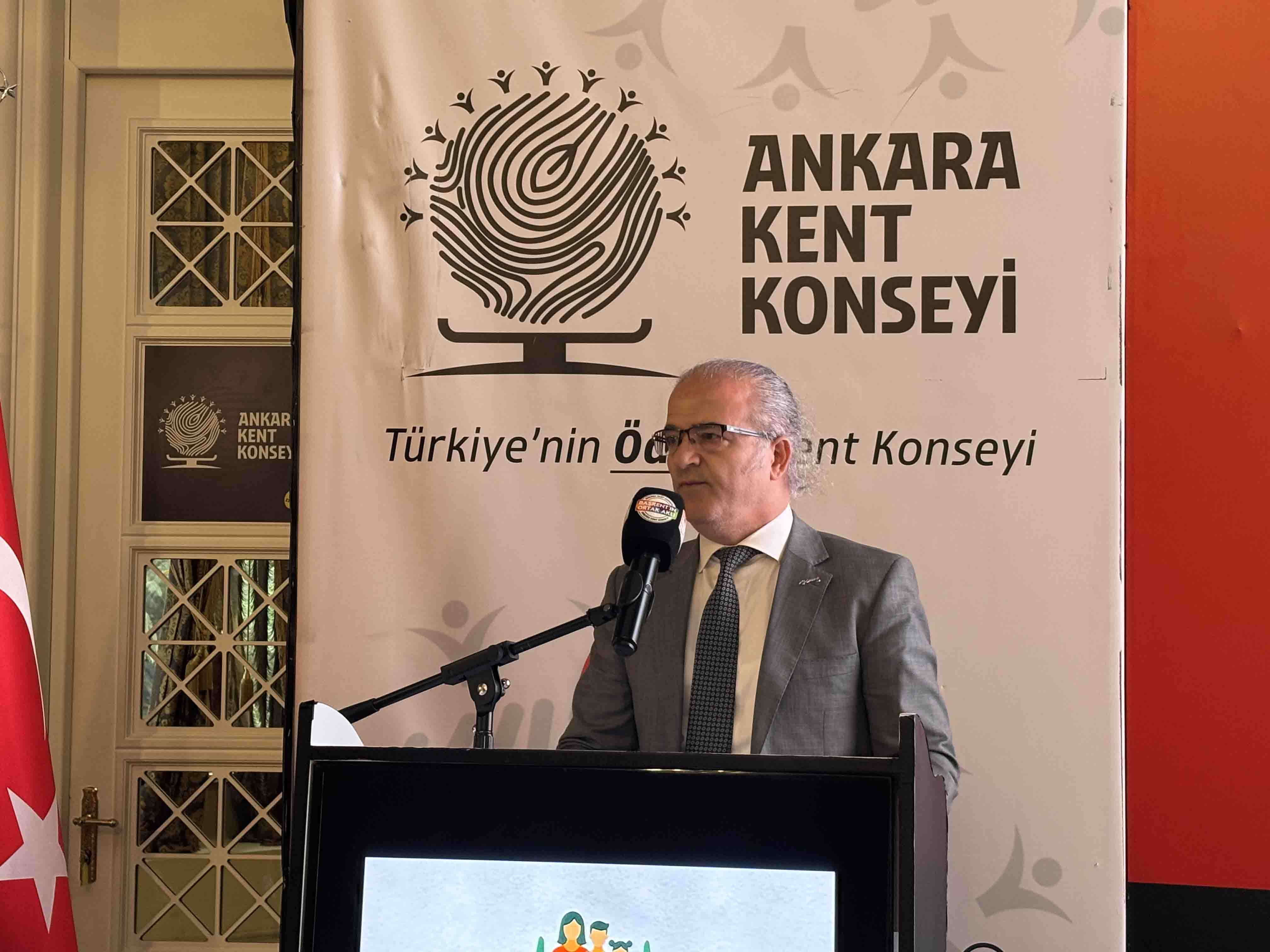 AKK’DE “YÜKSEK RİSK ALTINDAKİ TÜKETİCİLER: KADIN, GENÇ VE ÇOCUK TÜKETİCİLERİN KORUNMASI” PANELİYLE FARKINDALIK OLUŞTURULDU