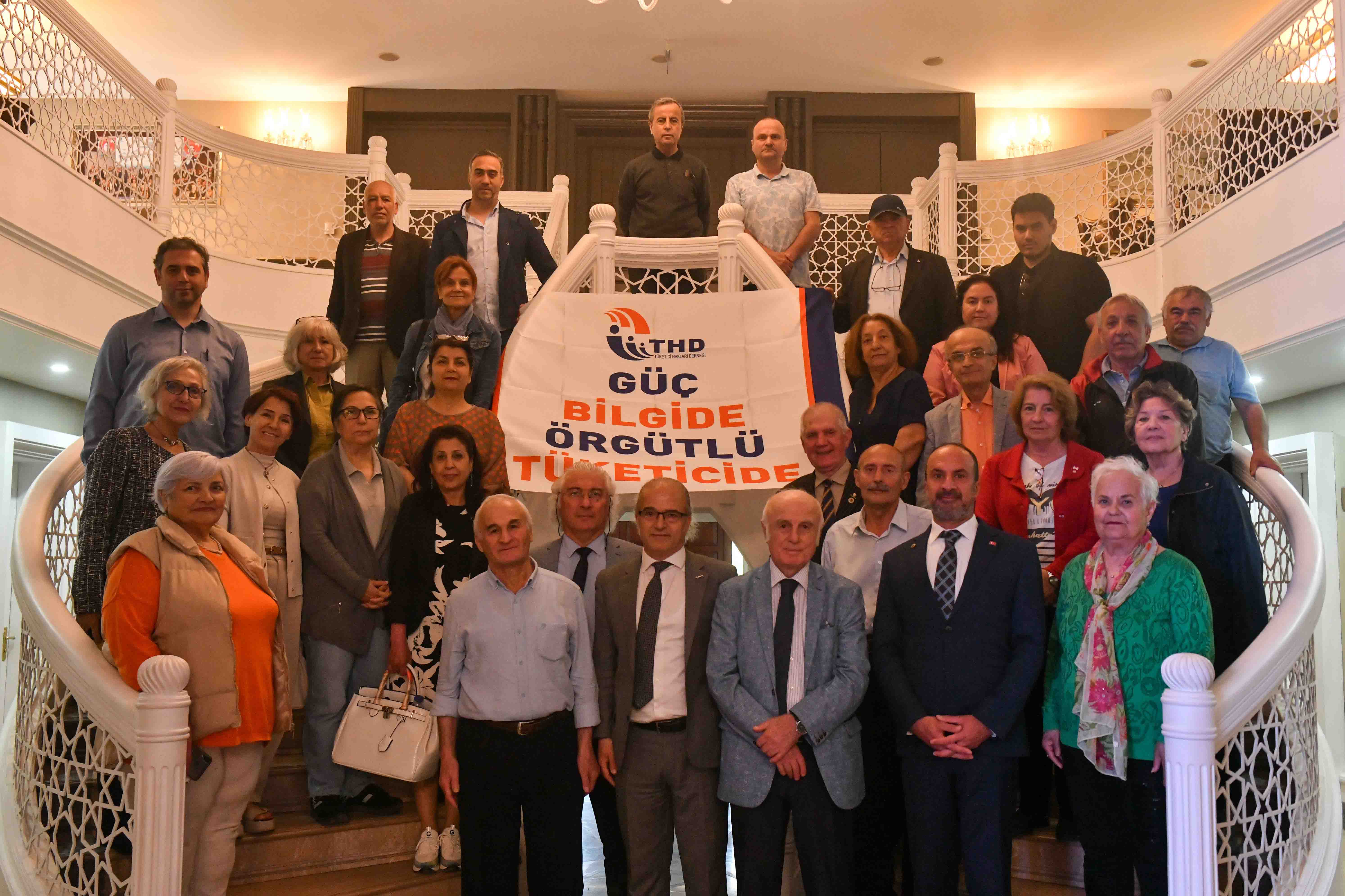 AKK’DE “YÜKSEK RİSK ALTINDAKİ TÜKETİCİLER: KADIN, GENÇ VE ÇOCUK TÜKETİCİLERİN KORUNMASI” PANELİYLE FARKINDALIK OLUŞTURULDU