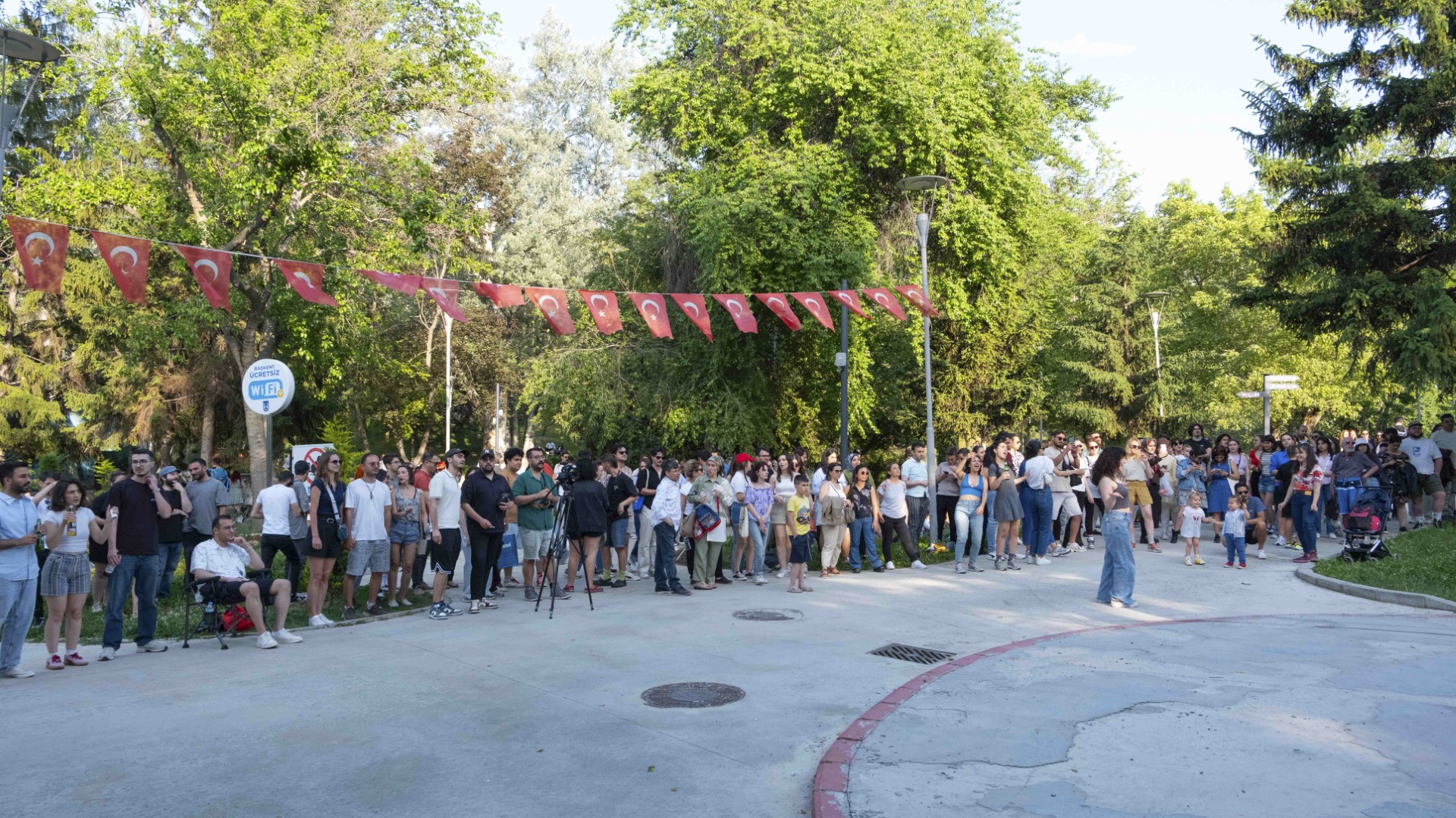ABB’NİN PARKLARINDA RENKLİ YAZ AKŞAMLARI
