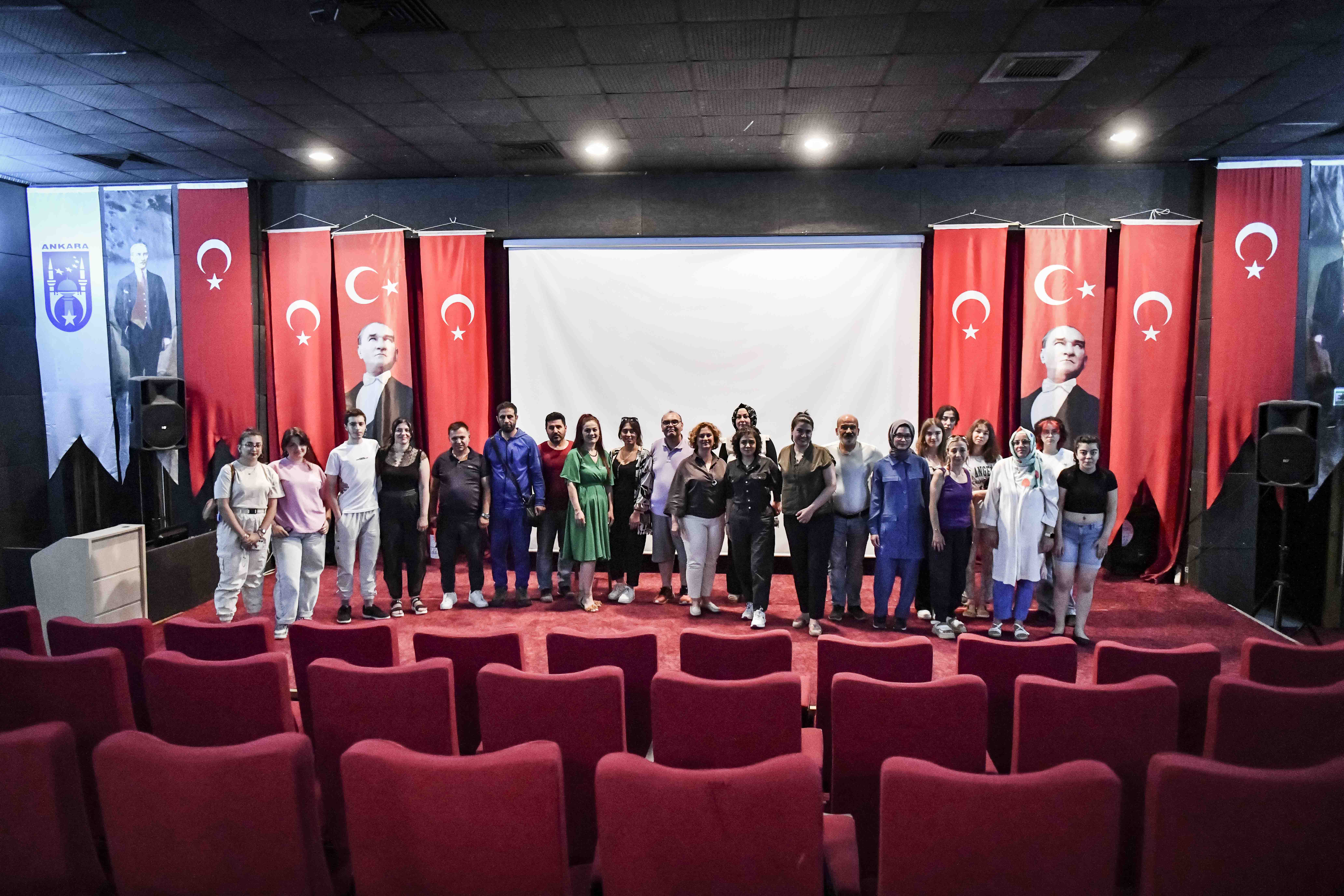 BAŞKENT'TE “MAHALLEDE TİYATRO VAR!”