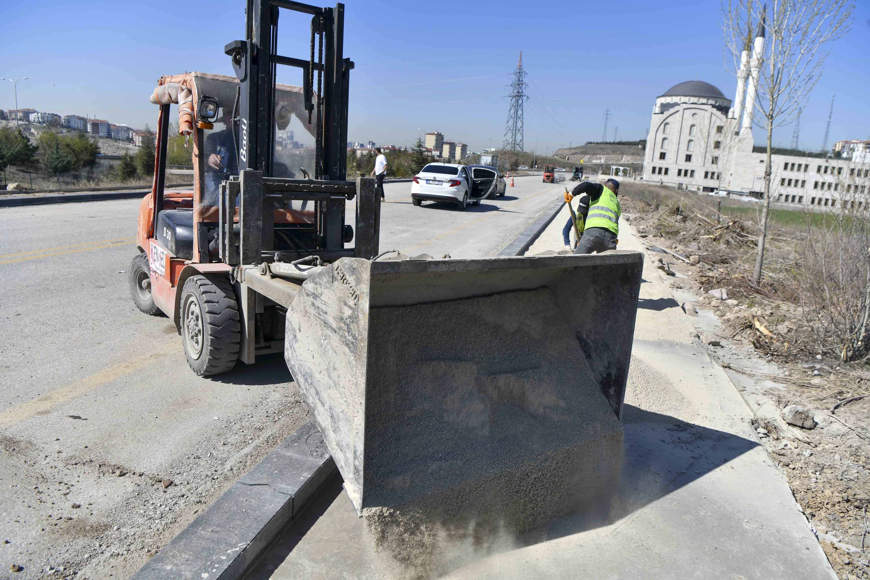 ABB KALDIRIM, BORDÜR VE BARİYER YENİLEME ÇALIŞMALARINA DEVAM EDİYOR