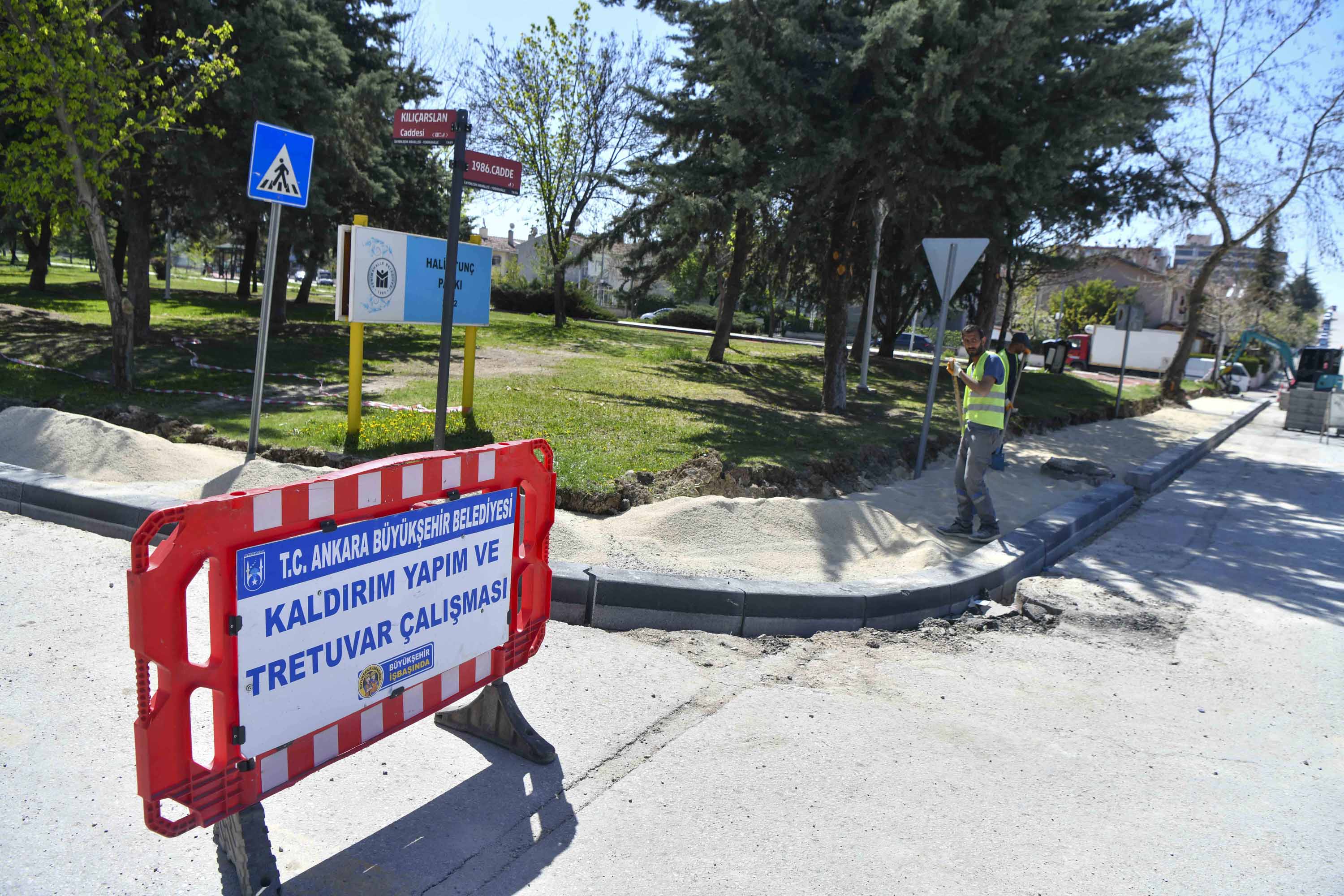 ABB KALDIRIM, BORDÜR VE BARİYER YENİLEME ÇALIŞMALARINA DEVAM EDİYOR   