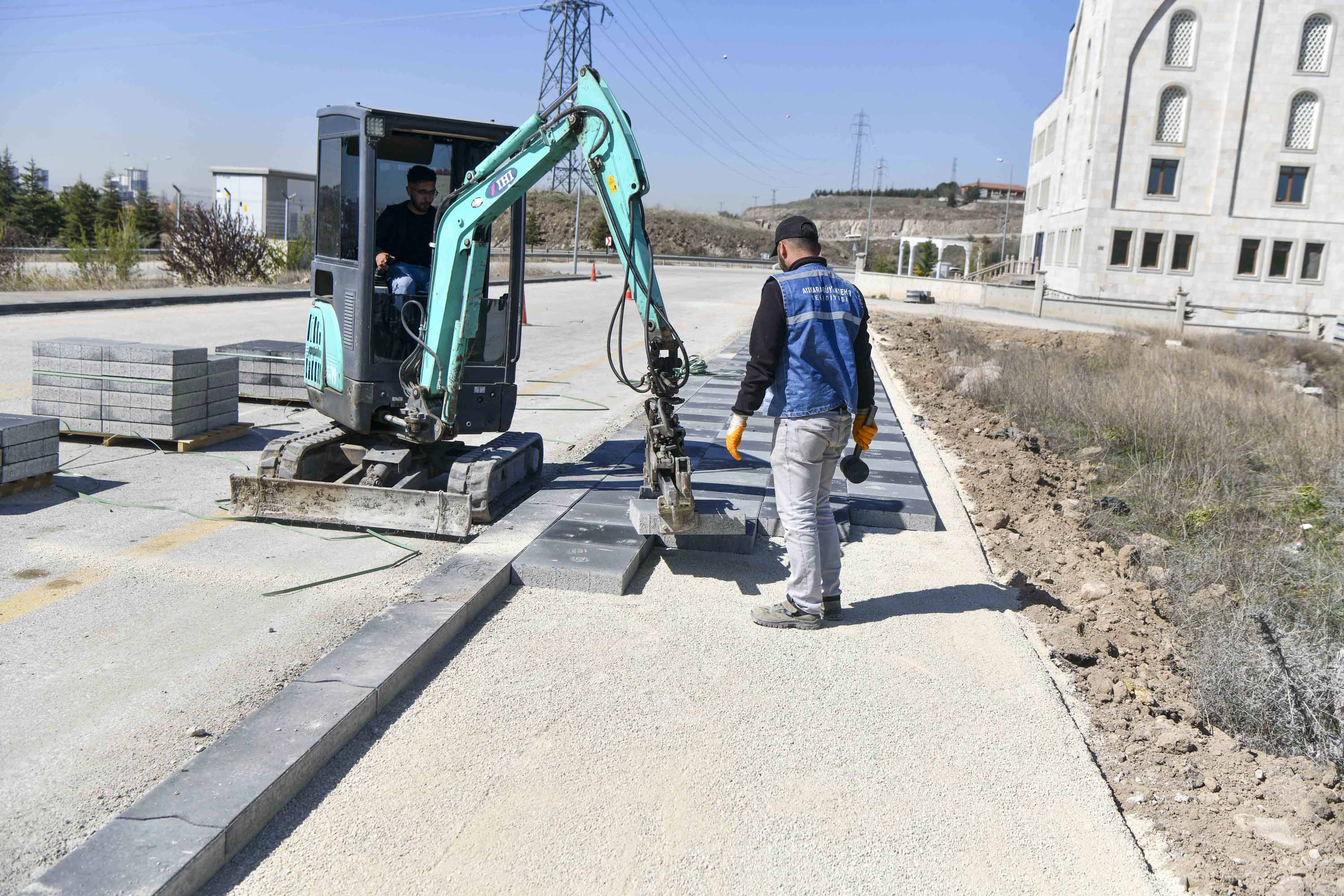 ABB KALDIRIM, BORDÜR VE BARİYER YENİLEME ÇALIŞMALARINA DEVAM EDİYOR