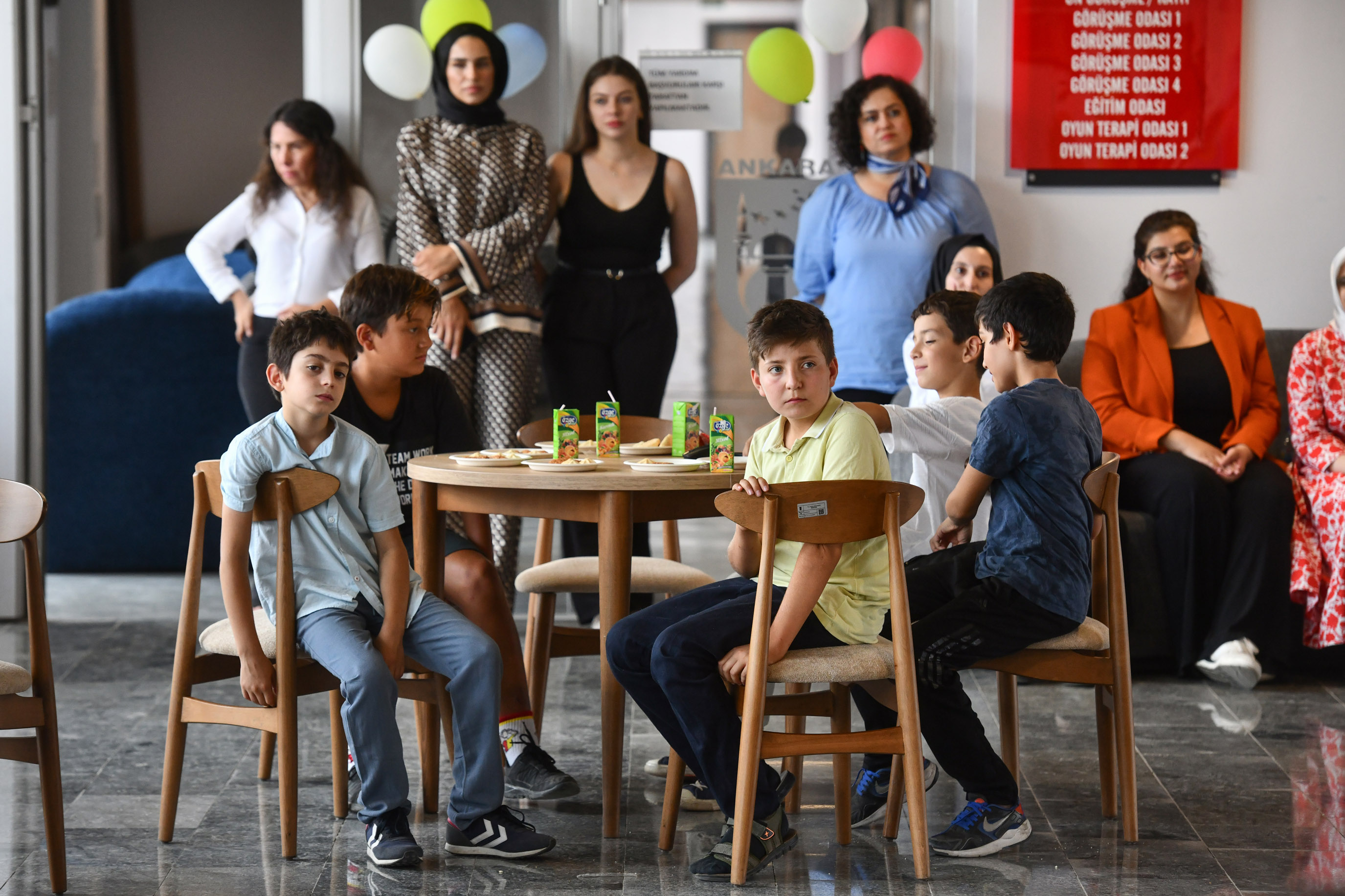 ABB’NİN “POZİTİF ERGEN MÜDAHALE GELİŞİM PROGRAMI”NA KATILAN ÇOCUKLAR SERTİFİKALARINI ALDI