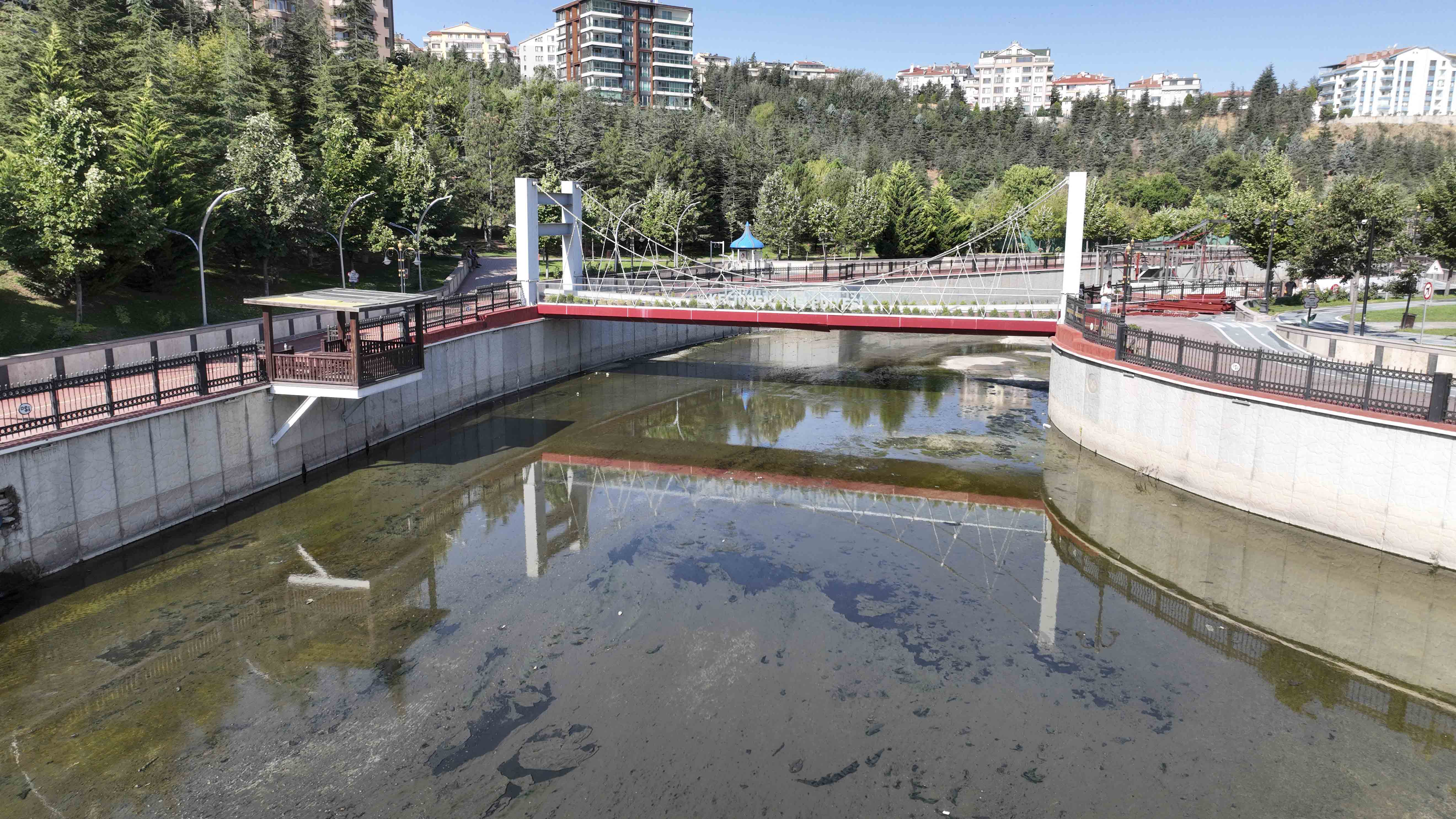 IHLAMUR VADİSİ’NDE KÖTÜ KOKUYA SON! ANKARA ÇAYI’NDA TEMİZLİK ÇALIŞMASI: 8 AYDA 15 KAMYON MALZEME ÇIKARILDI
