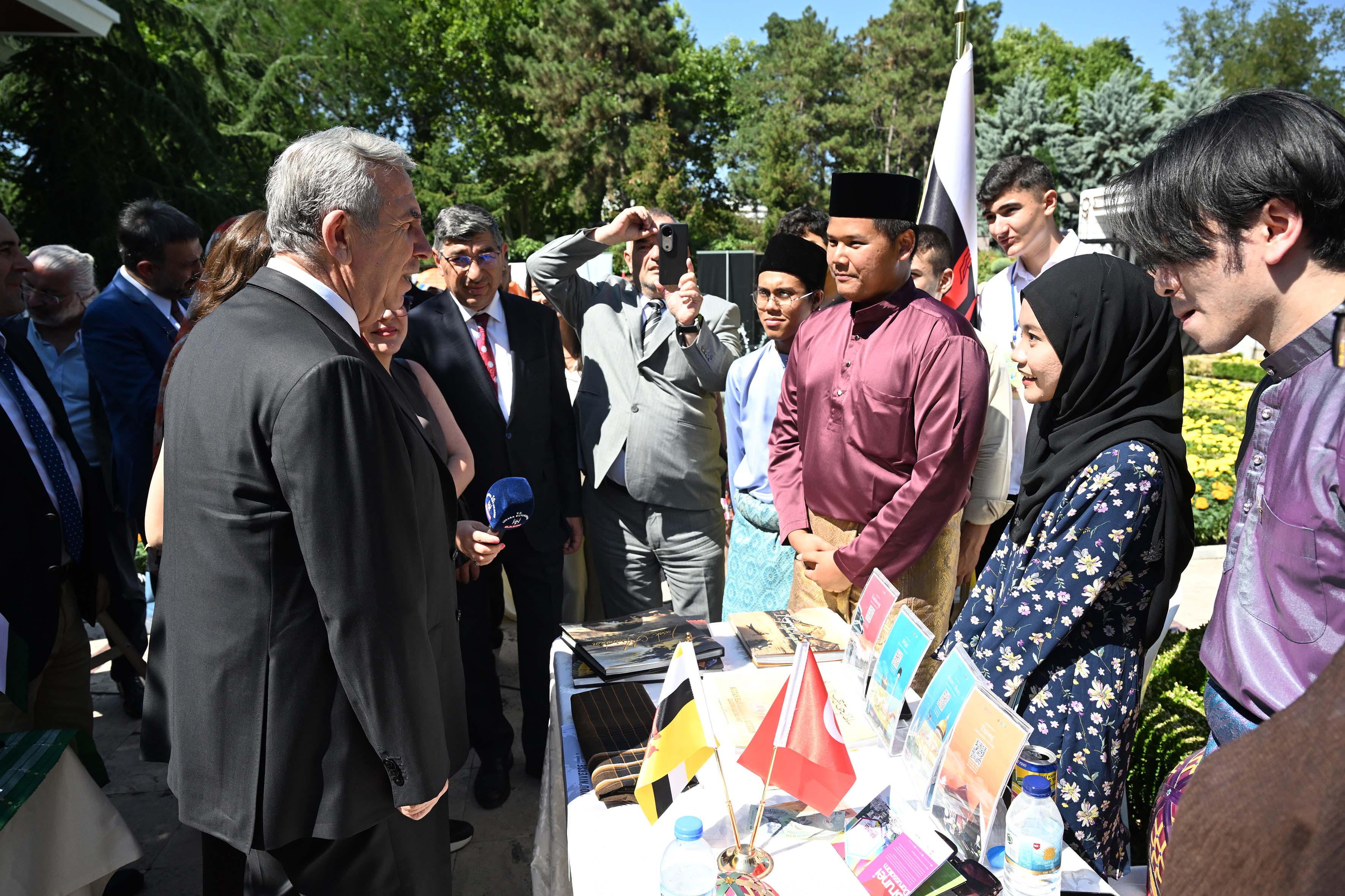MANSUR YAVAŞ, “12 AĞUSTOS ULUSLARARASI GENÇLİK GÜNÜ BULUŞMASI”NA KATILDI