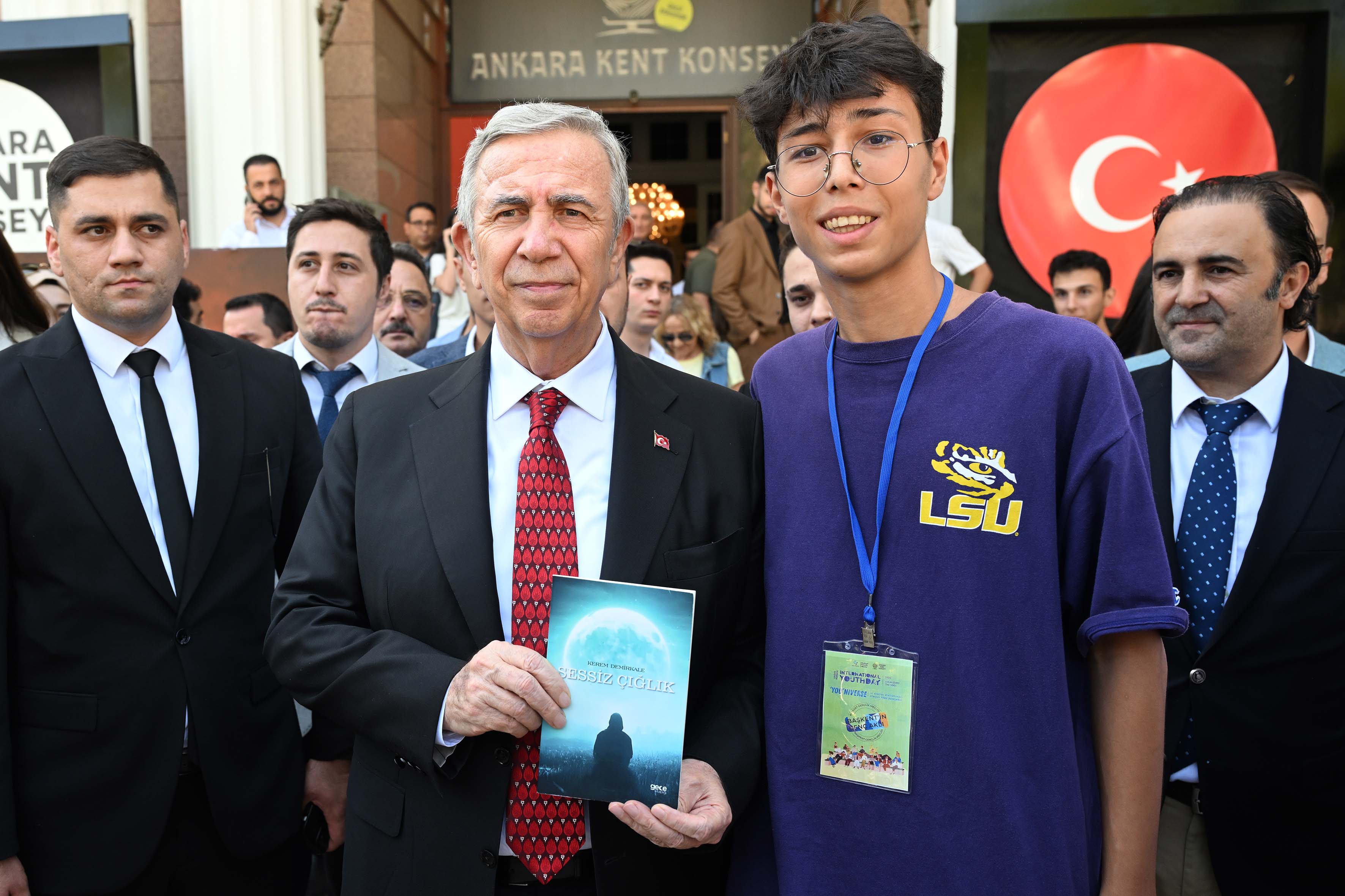 MANSUR YAVAŞ, “12 AĞUSTOS ULUSLARARASI GENÇLİK GÜNÜ BULUŞMASI”NA KATILDI