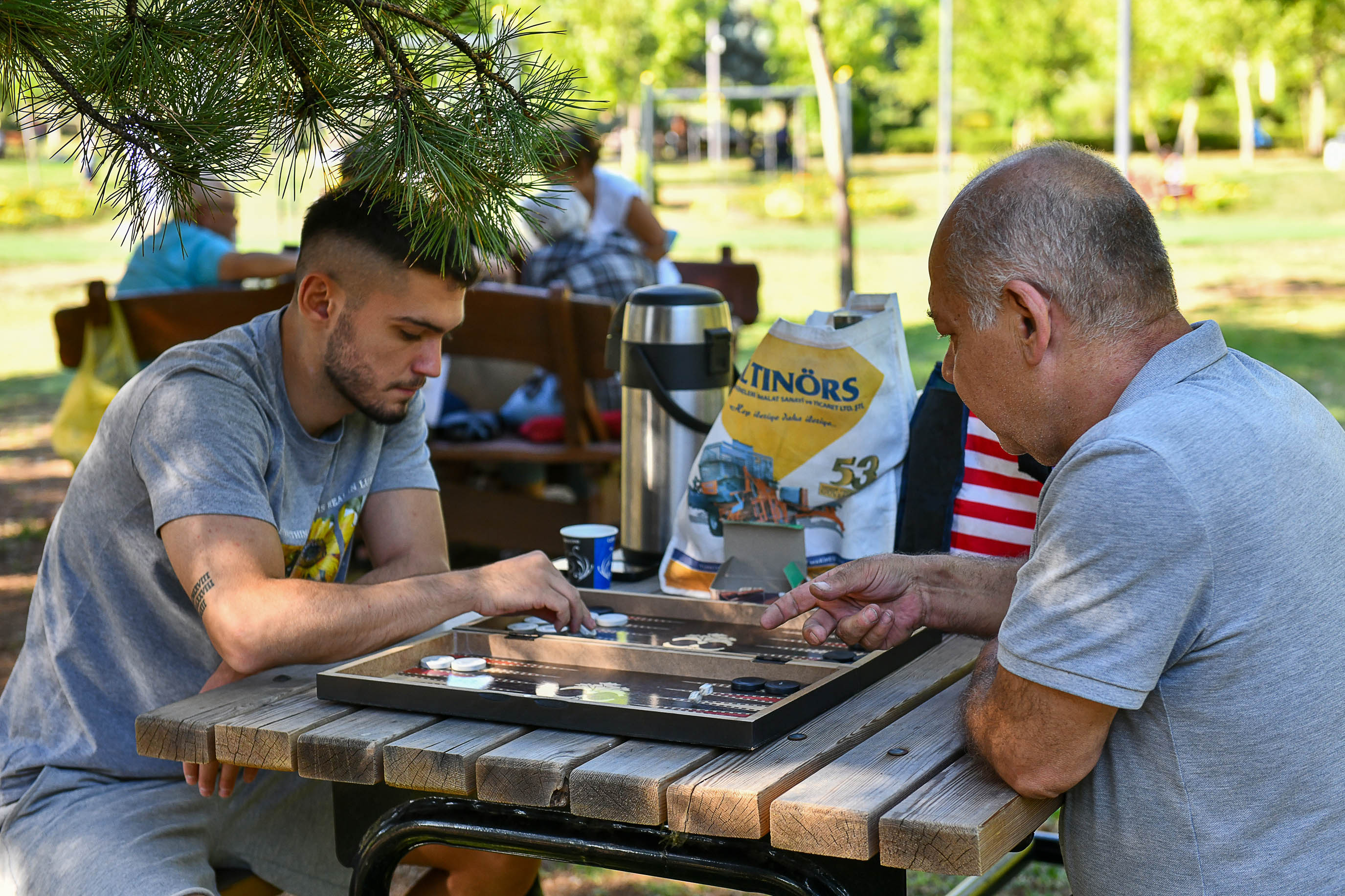 BAŞKENTLİLER YAZIN KEYFİNİ PARK VE REKREASYON ALANLARINDA ÇIKARIYOR