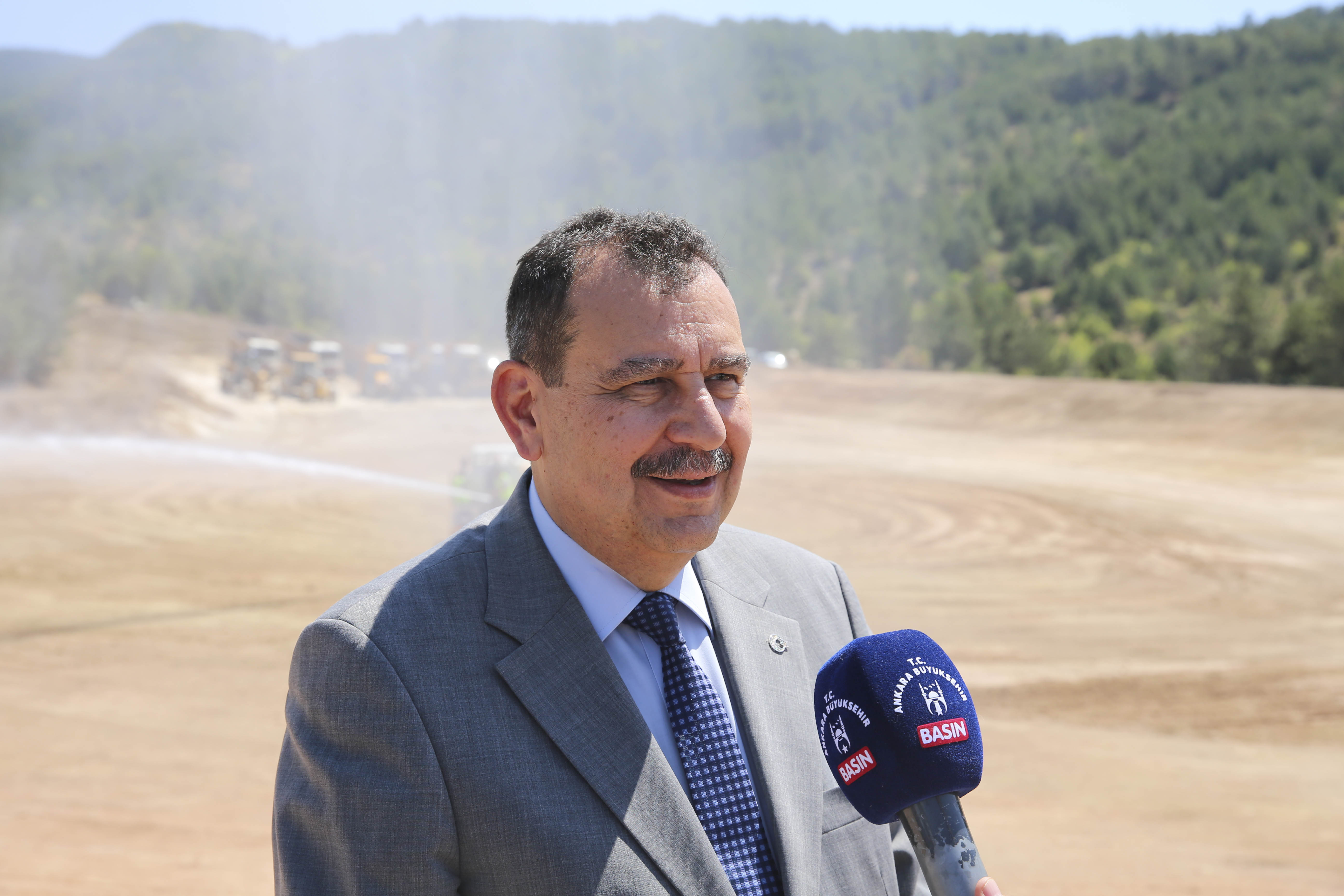 ABB KENDİ İMKÂNLARIYLA İNŞA ETTİ: ÇAMLIDERE BEŞBEYLER MAHALLESİ’NE HAYVAN İÇME SUYU GÖLETİ