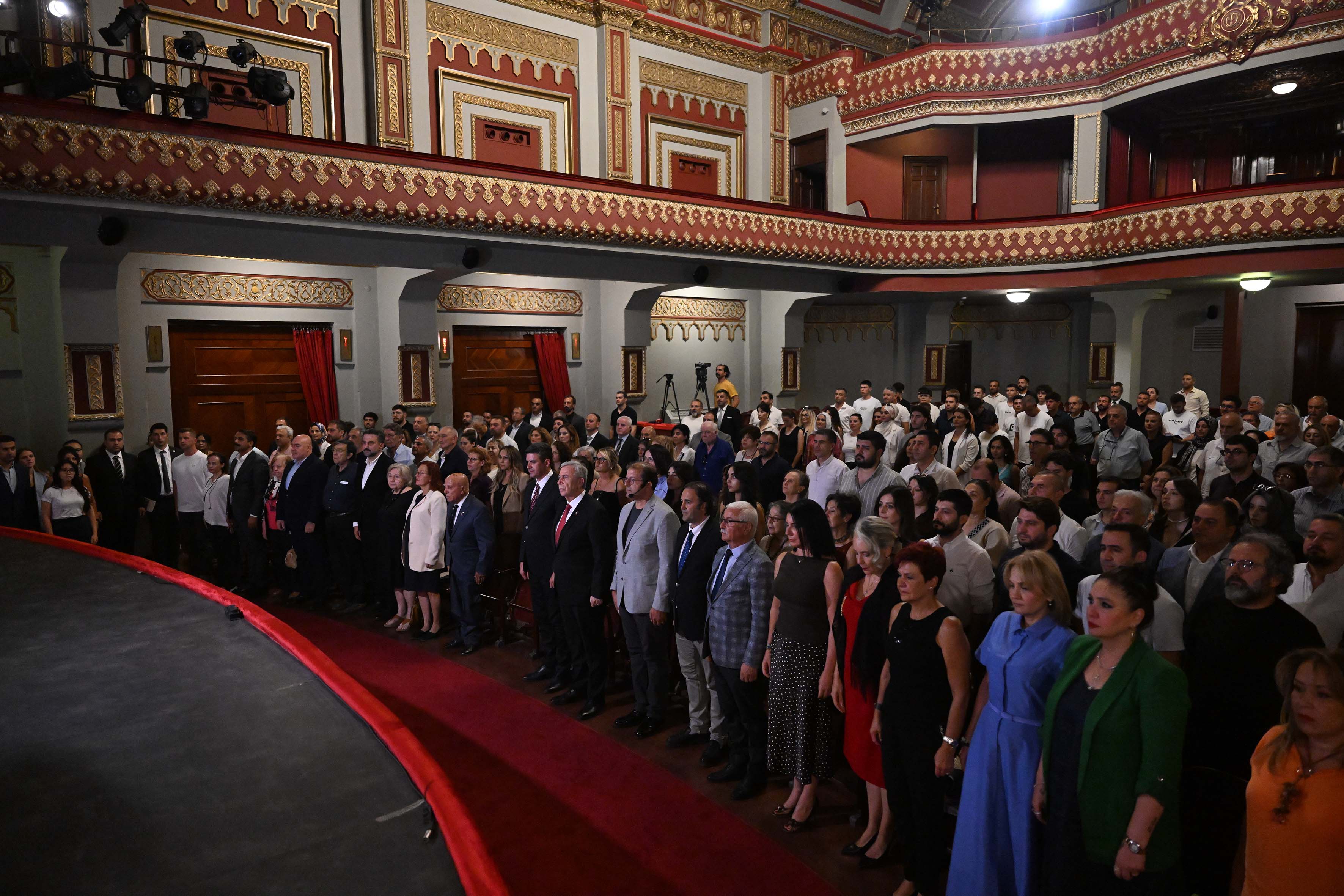 MANSUR YAVAŞ “MONDROS LİMANI’NDAN SAKARYA NEHRİ’NE” KONFERANSINA KATILDI
