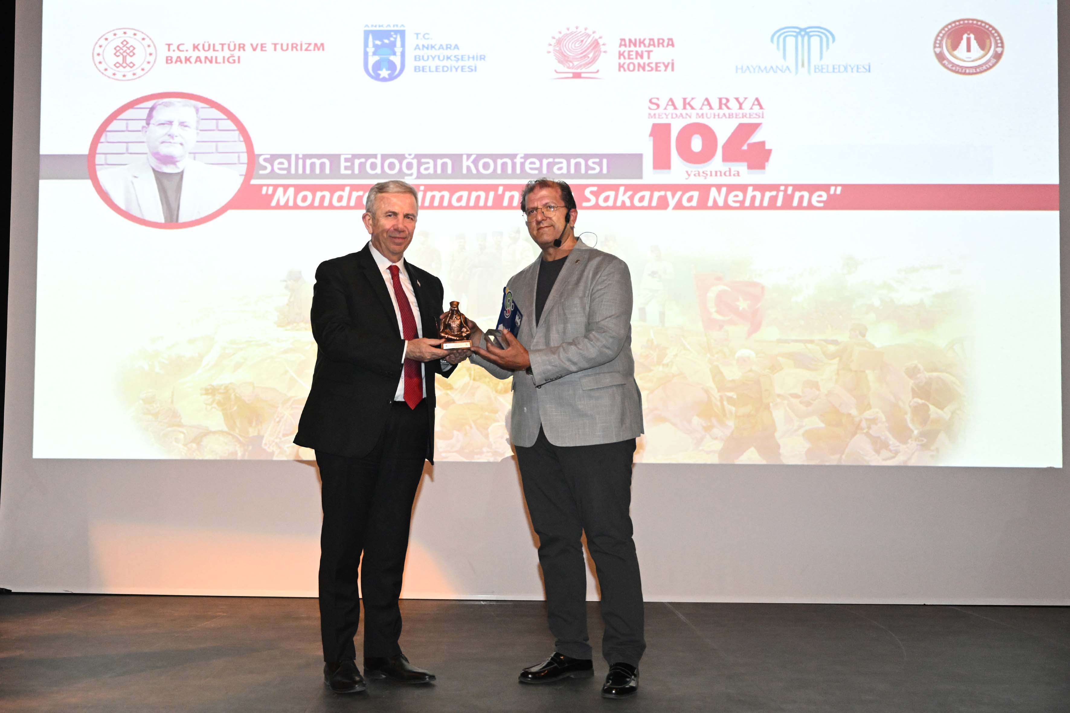 MANSUR YAVAŞ “MONDROS LİMANI’NDAN SAKARYA NEHRİ’NE” KONFERANSINA KATILDI
