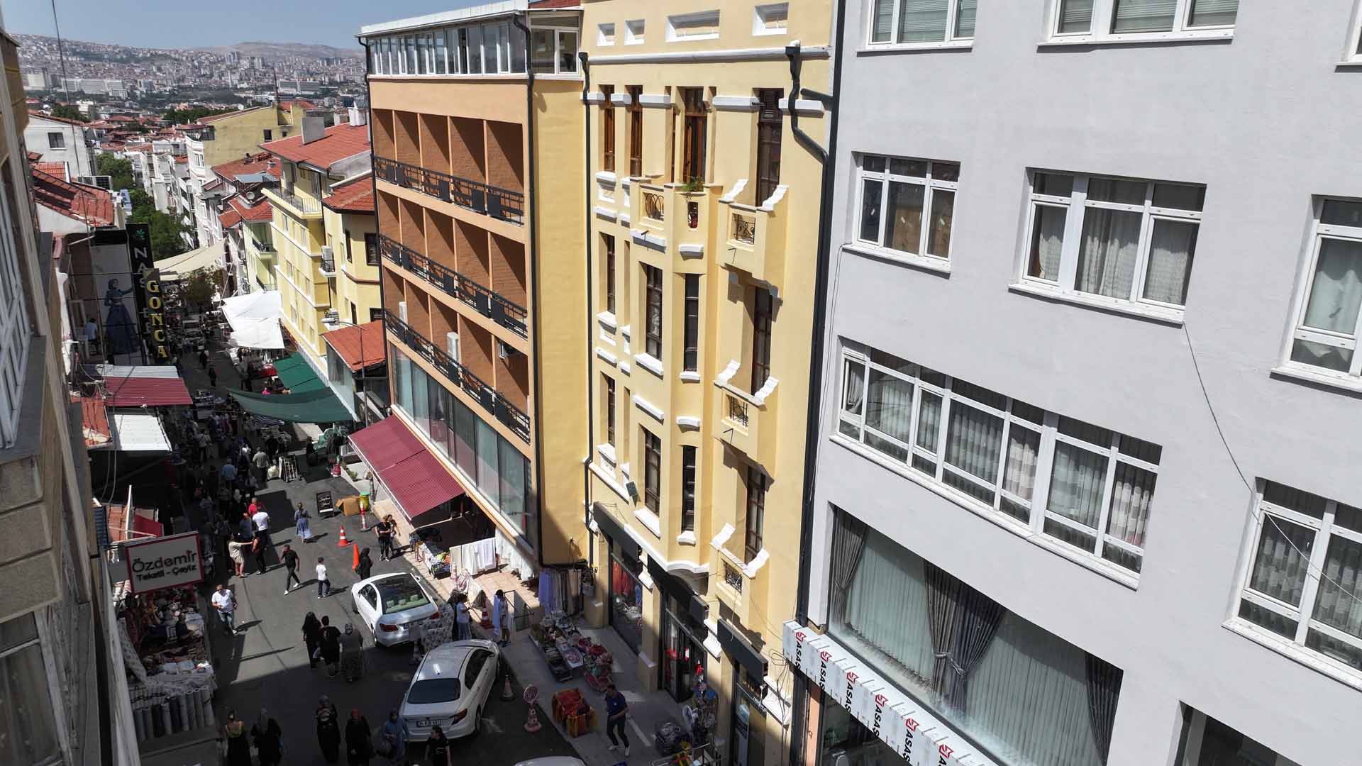 HEM CEPHE İYİLEŞTİRME HEM KENTSEL TASARIM: ULUS ÇIKRIKÇILAR YOKUŞU’NDA DEĞİŞİM BAŞLADI