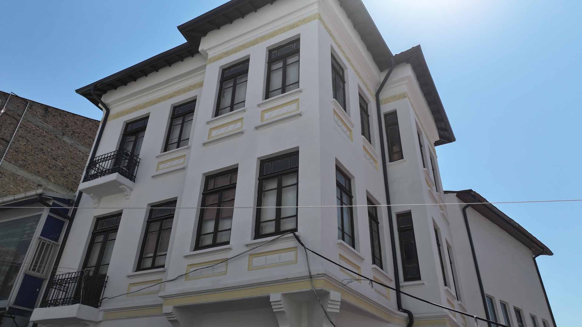 HEM CEPHE İYİLEŞTİRME HEM KENTSEL TASARIM: ULUS ÇIKRIKÇILAR YOKUŞU’NDA DEĞİŞİM BAŞLADI