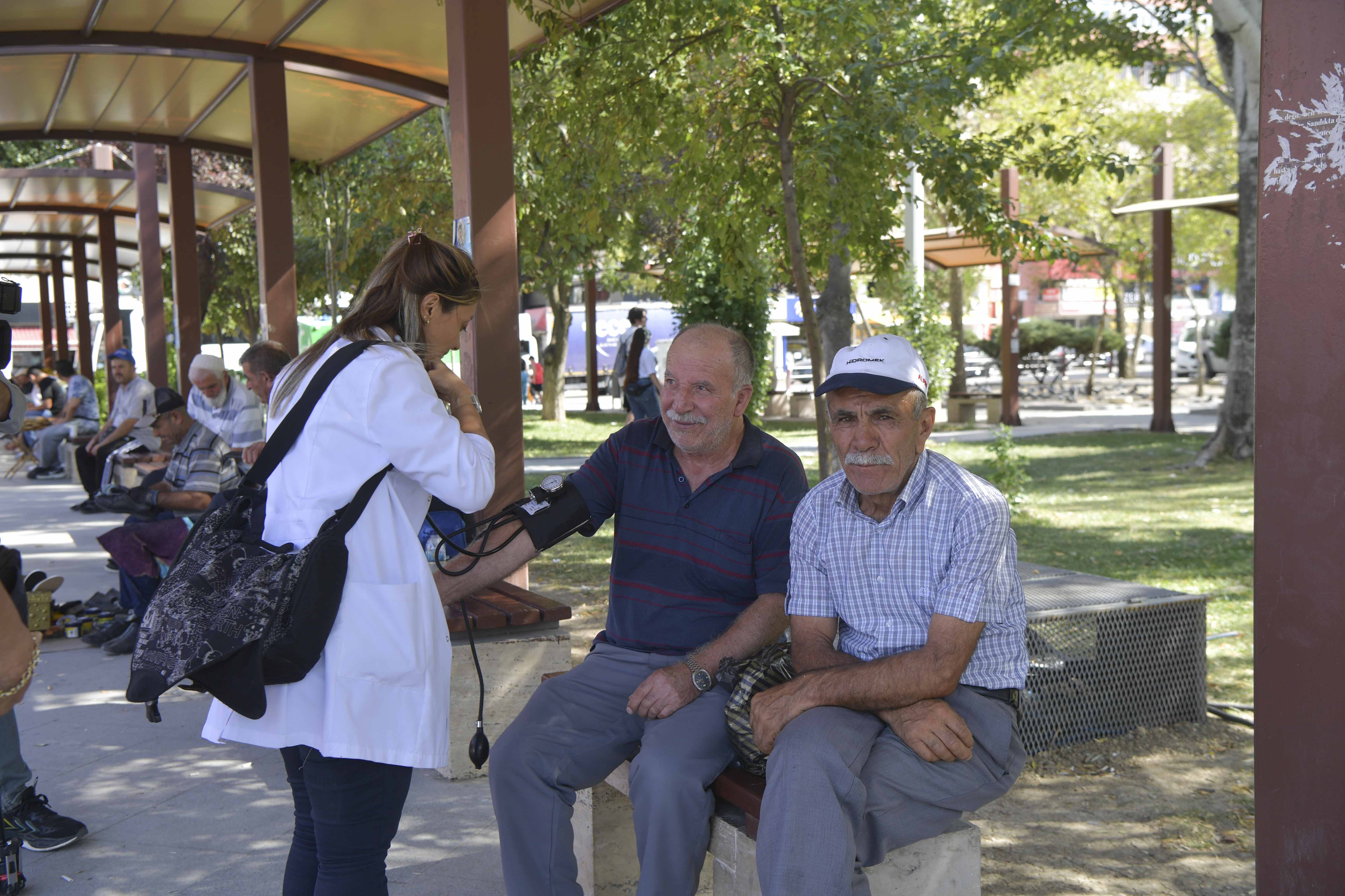 ANKARA BÜYÜKŞEHİR EMEKLİLERİN YANINDA