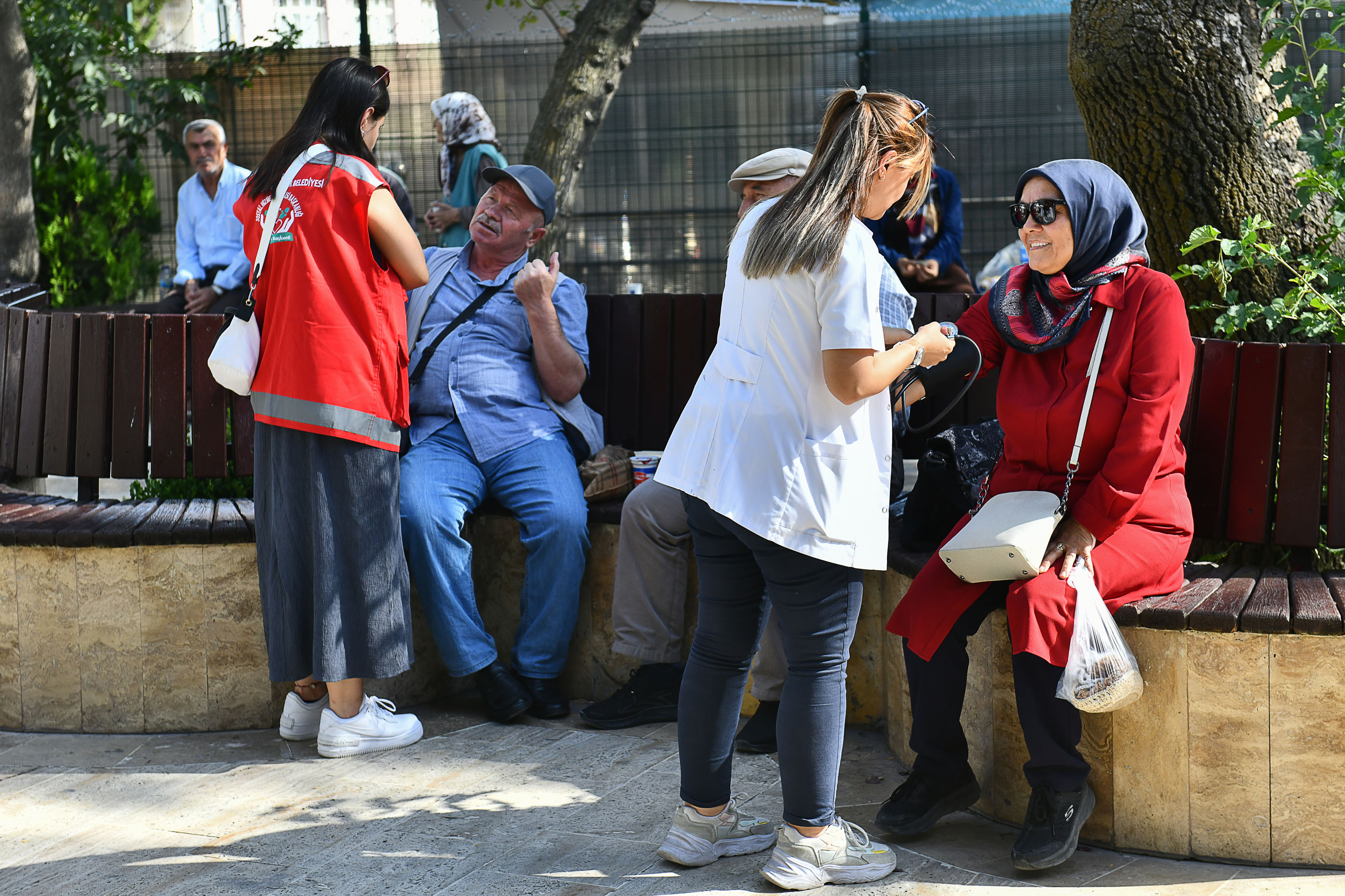 ANKARA BÜYÜKŞEHİR EMEKLİLERİN YANINDA