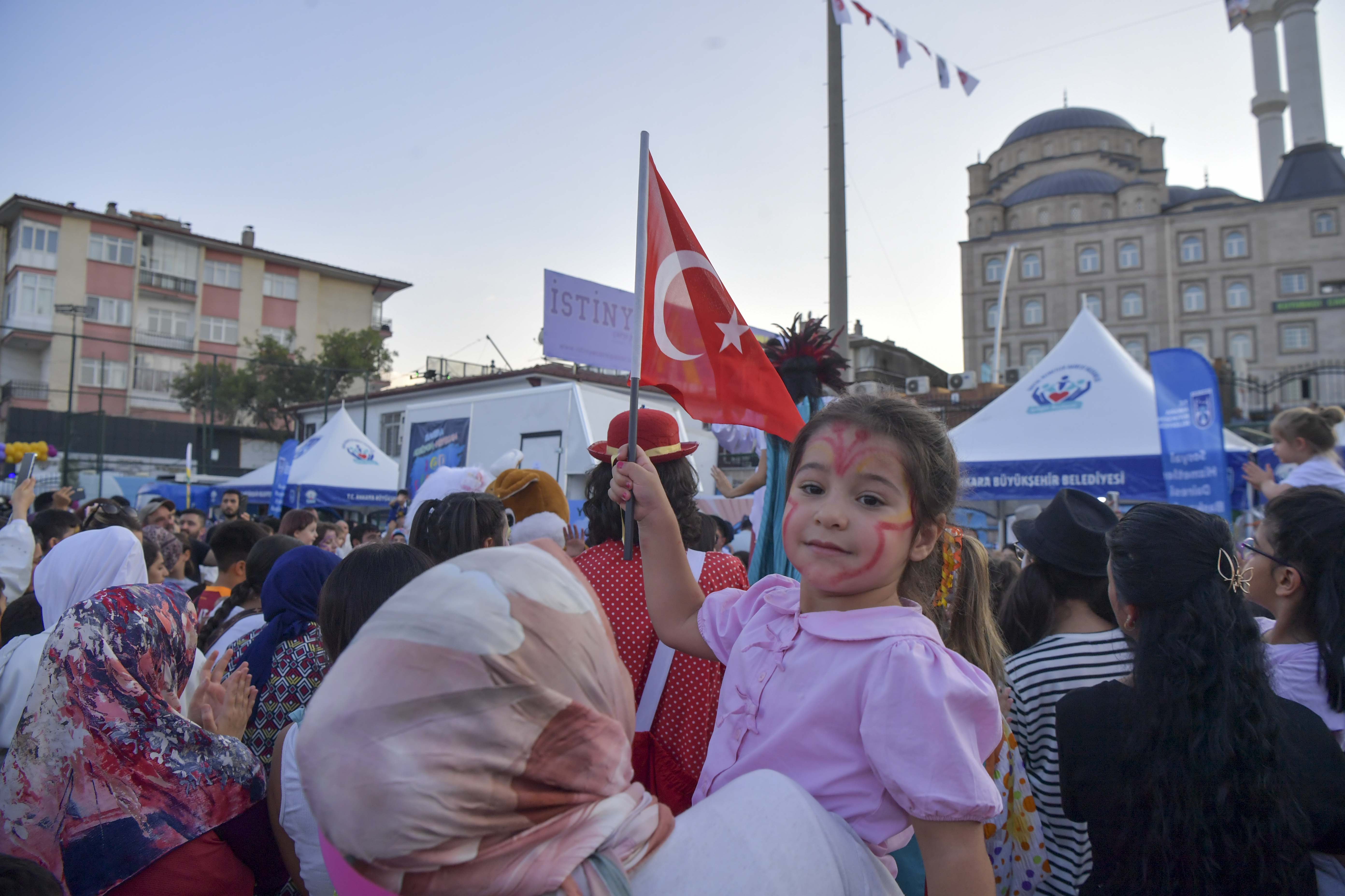 ÇOCUKLAR “YAZA VEDA, OKULA MERHABA” ŞENLİĞİNDE BULUŞTU