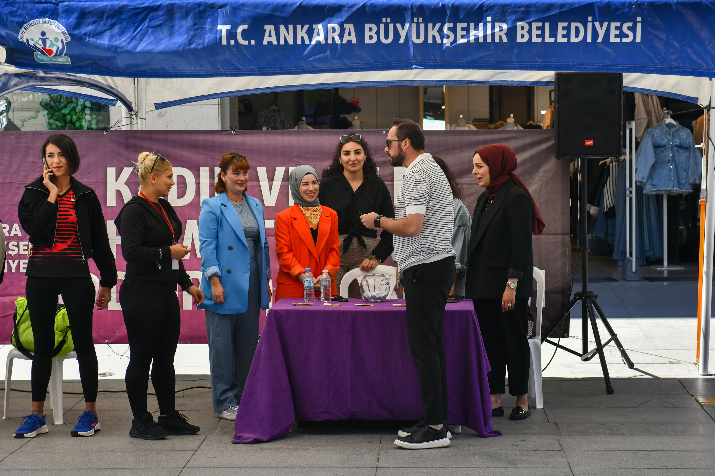BAŞKENT’TE 7. CADDE AVRUPA HAREKETLİLİK HAFTASI'NA ÖZEL OLARAK ARAÇ TRAFİĞİNE KAPATILDI