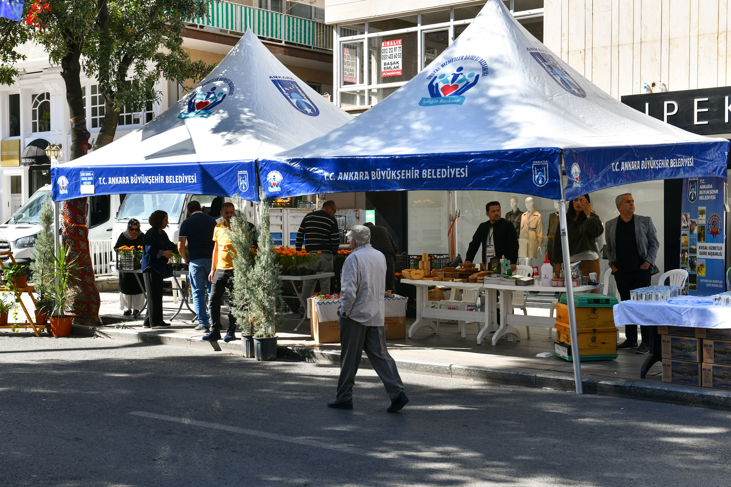BAŞKENT’TE 7. CADDE AVRUPA HAREKETLİLİK HAFTASI'NA ÖZEL OLARAK ARAÇ TRAFİĞİNE KAPATILDI