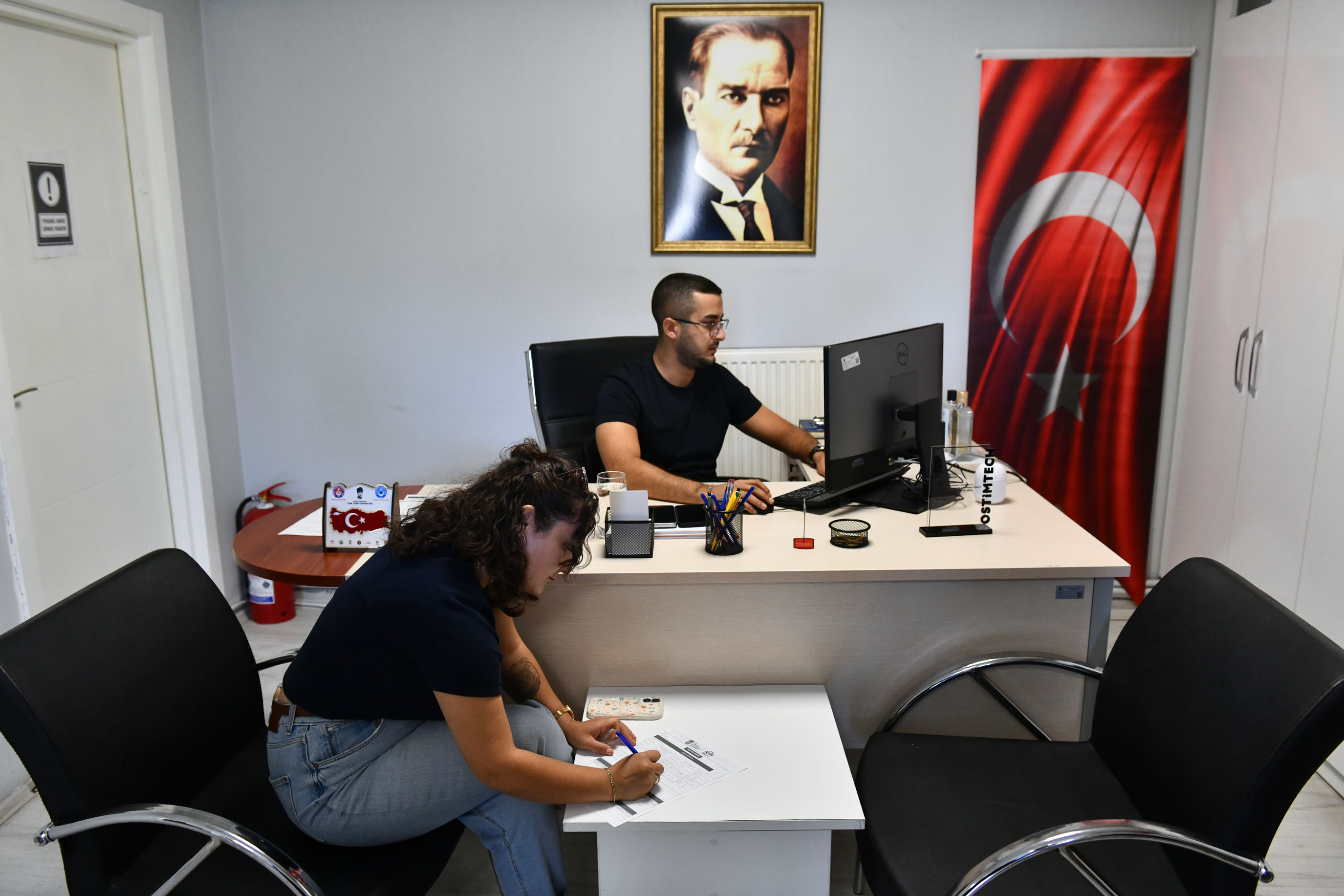 İŞ ARAYAN VATANDAŞLARLA İŞVEREN FİRMALAR ARASINDAKİ KÖPRÜ: ABB KARİYER MERKEZİ