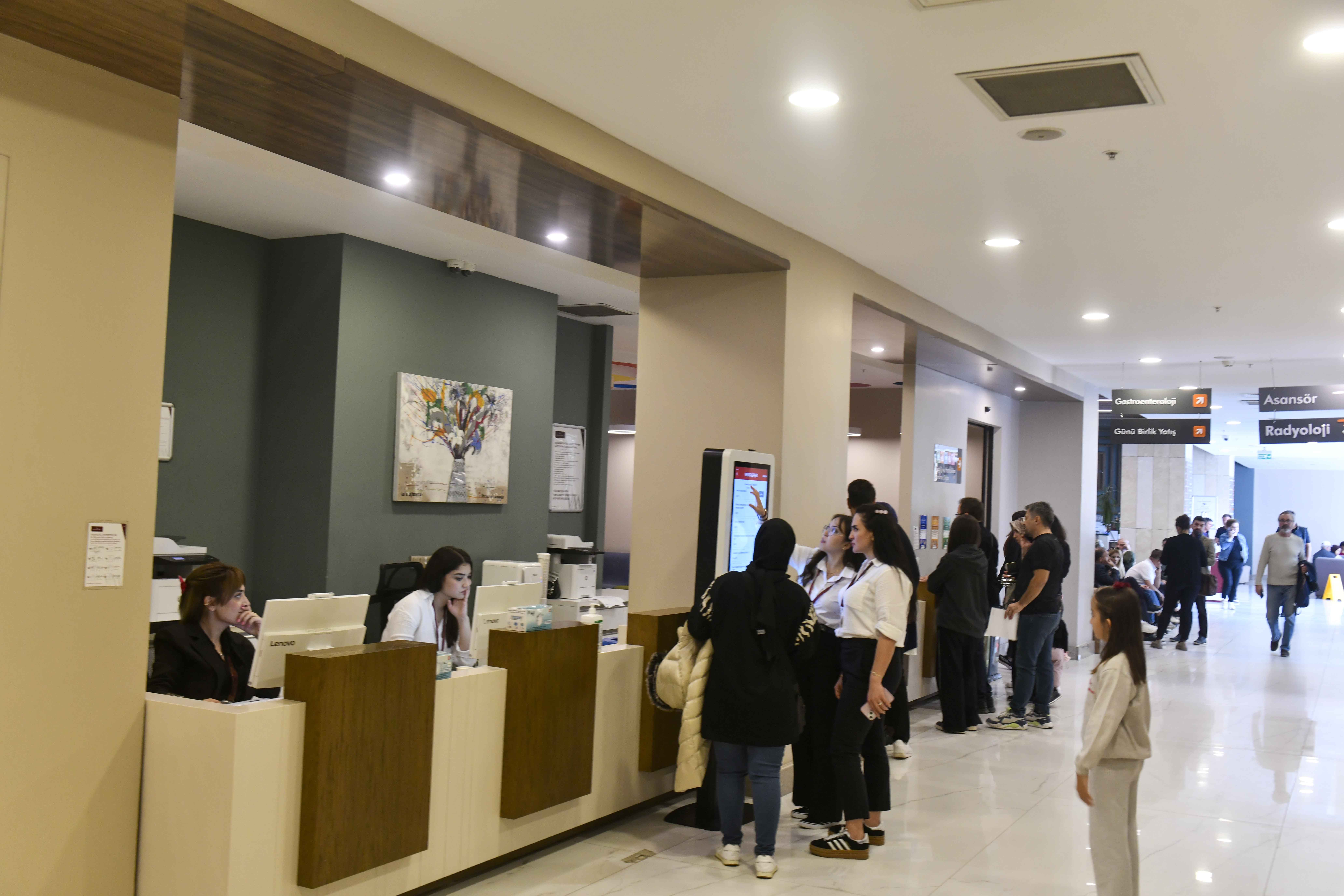 İŞ ARAYAN VATANDAŞLARLA İŞVEREN FİRMALAR ARASINDAKİ KÖPRÜ: ABB KARİYER MERKEZİ