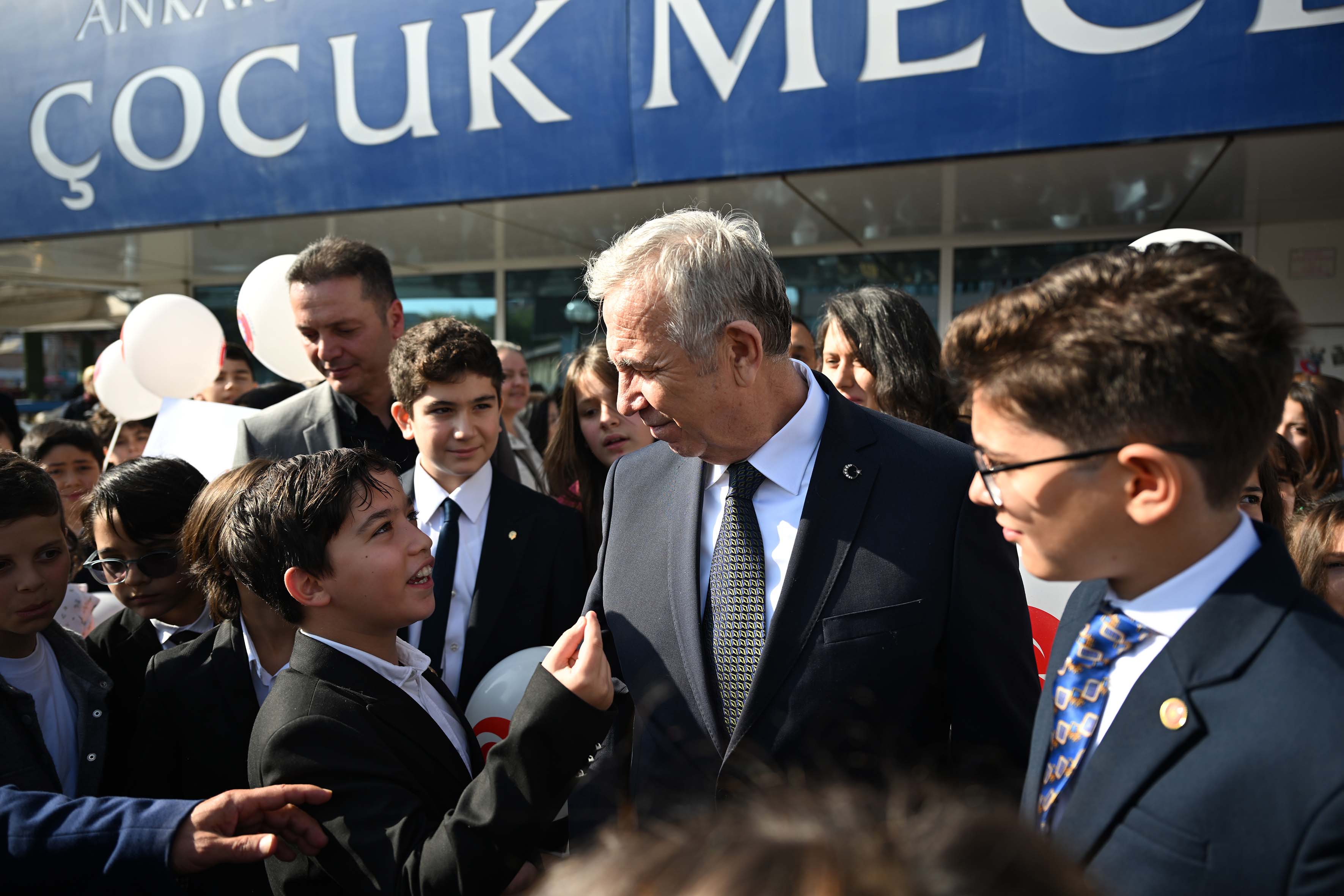 MANSUR YAVAŞ ÇOCUK MECLİSİ’NİN 30. DÖNEM MAZBATA TÖRENİNE KATILDI
