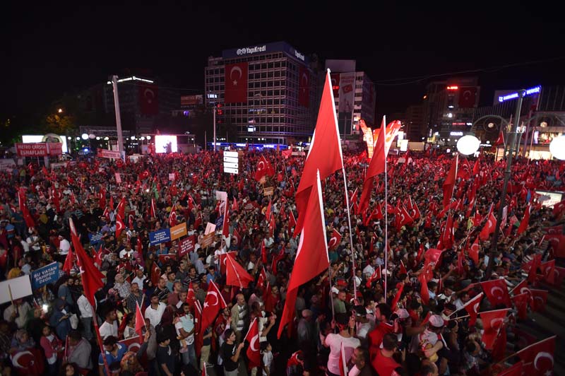 DEMOKRASİ NÖBETİ 7. GÜNÜNDE