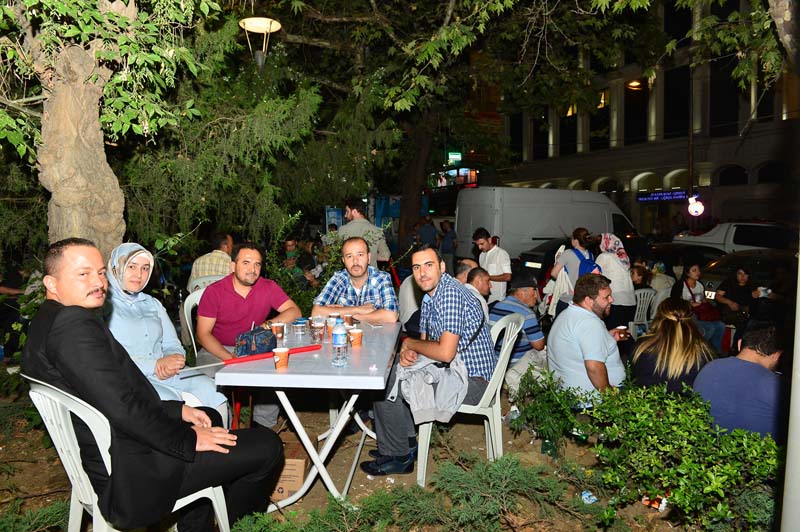 DEMOKRASİ NÖBETİ 7. GÜNÜNDE