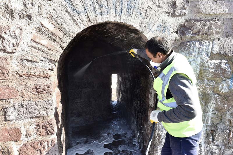 BÜYÜKŞEHİR’DEN KALE’DE TEMİZLİK